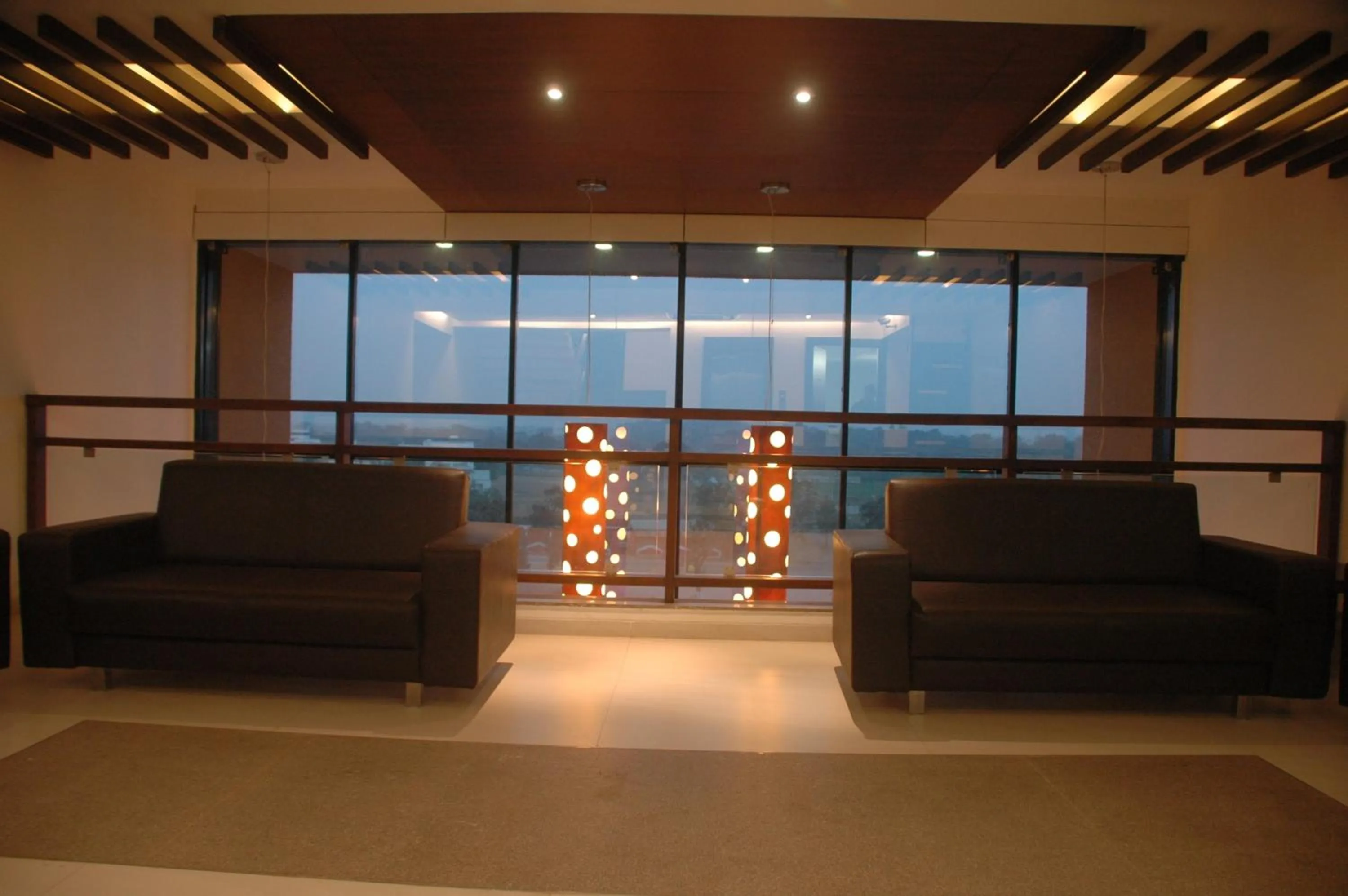 Communal lounge/ TV room in Hotel Kanan