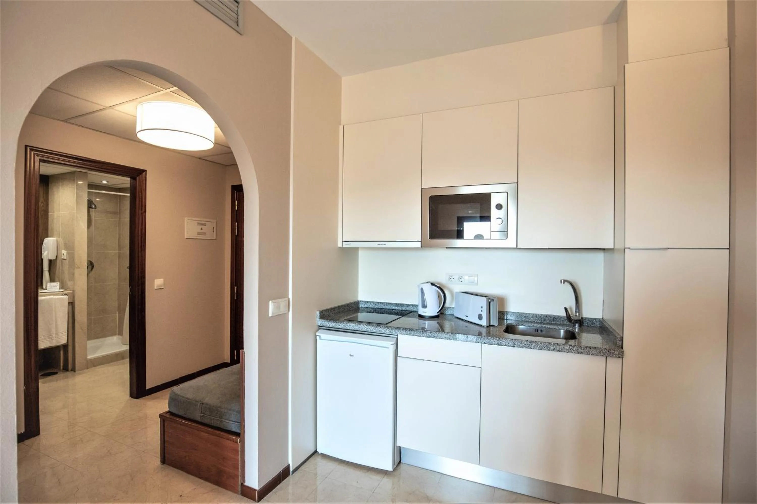 Kitchen or kitchenette in ILUNION Miramar