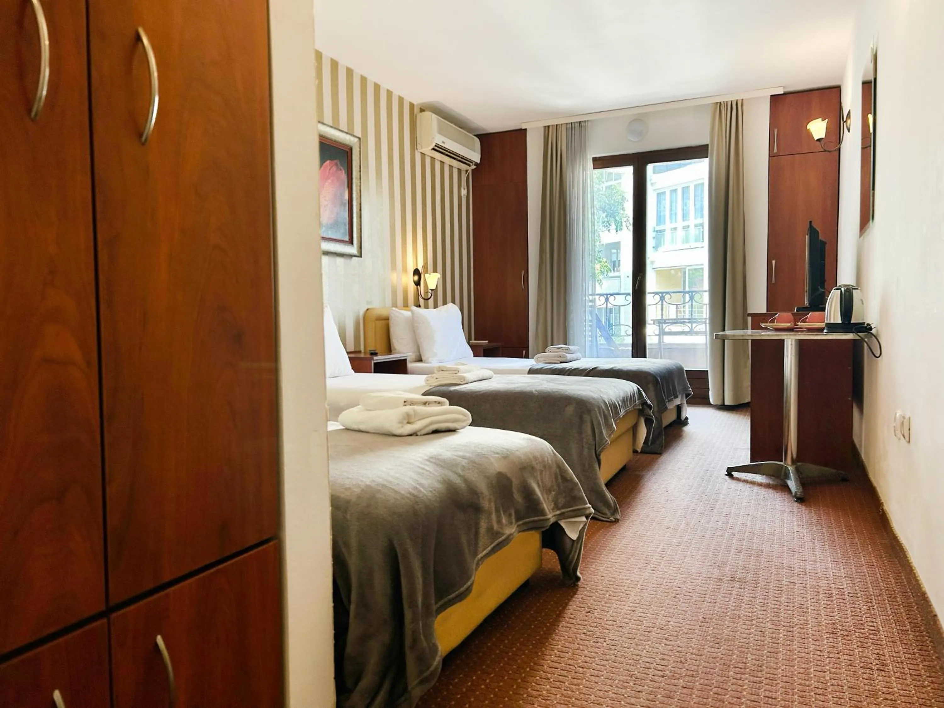 Bedroom, Bed in Central Hotel & Restaurant