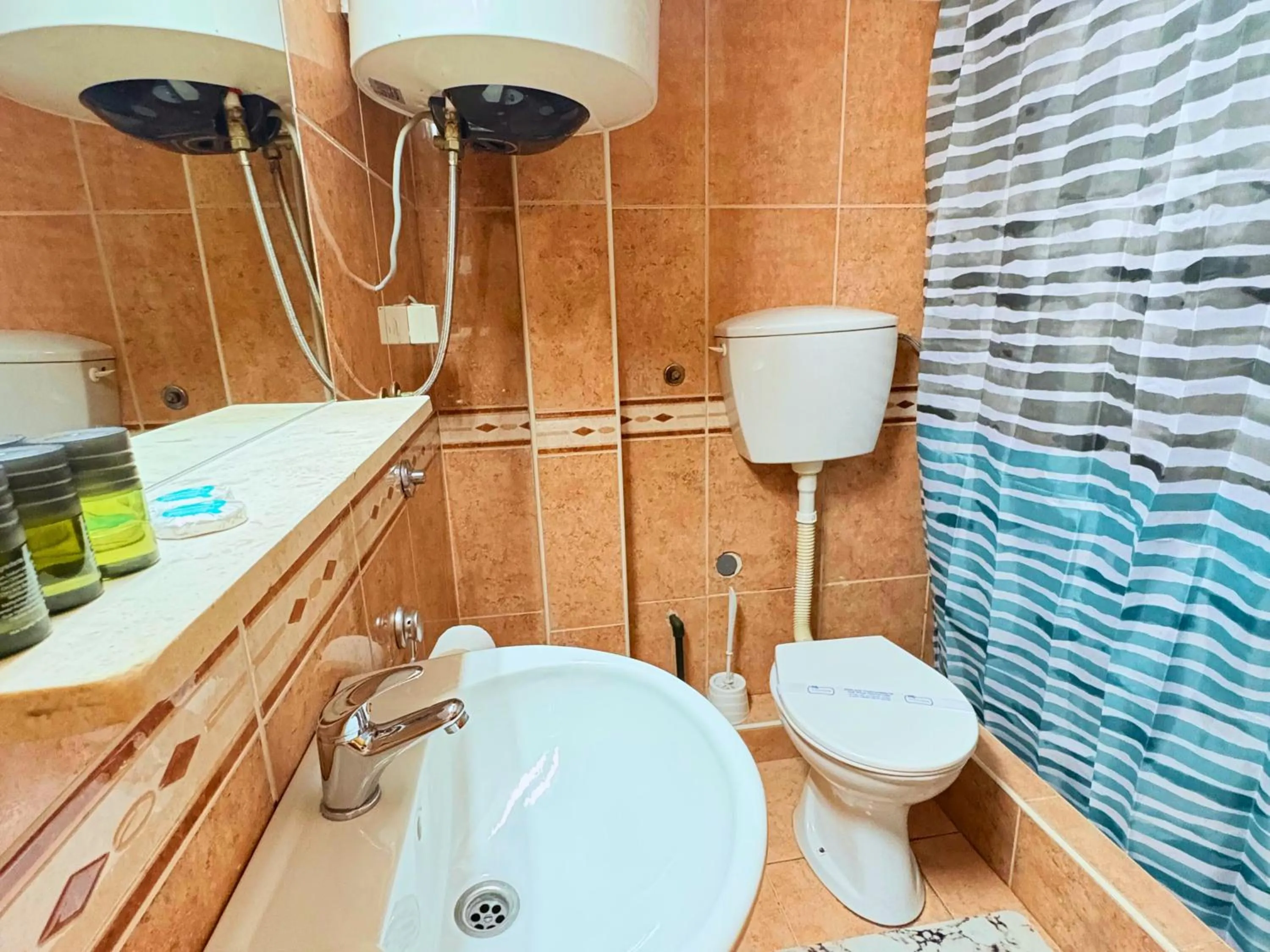 Bathroom in Central Hotel & Restaurant