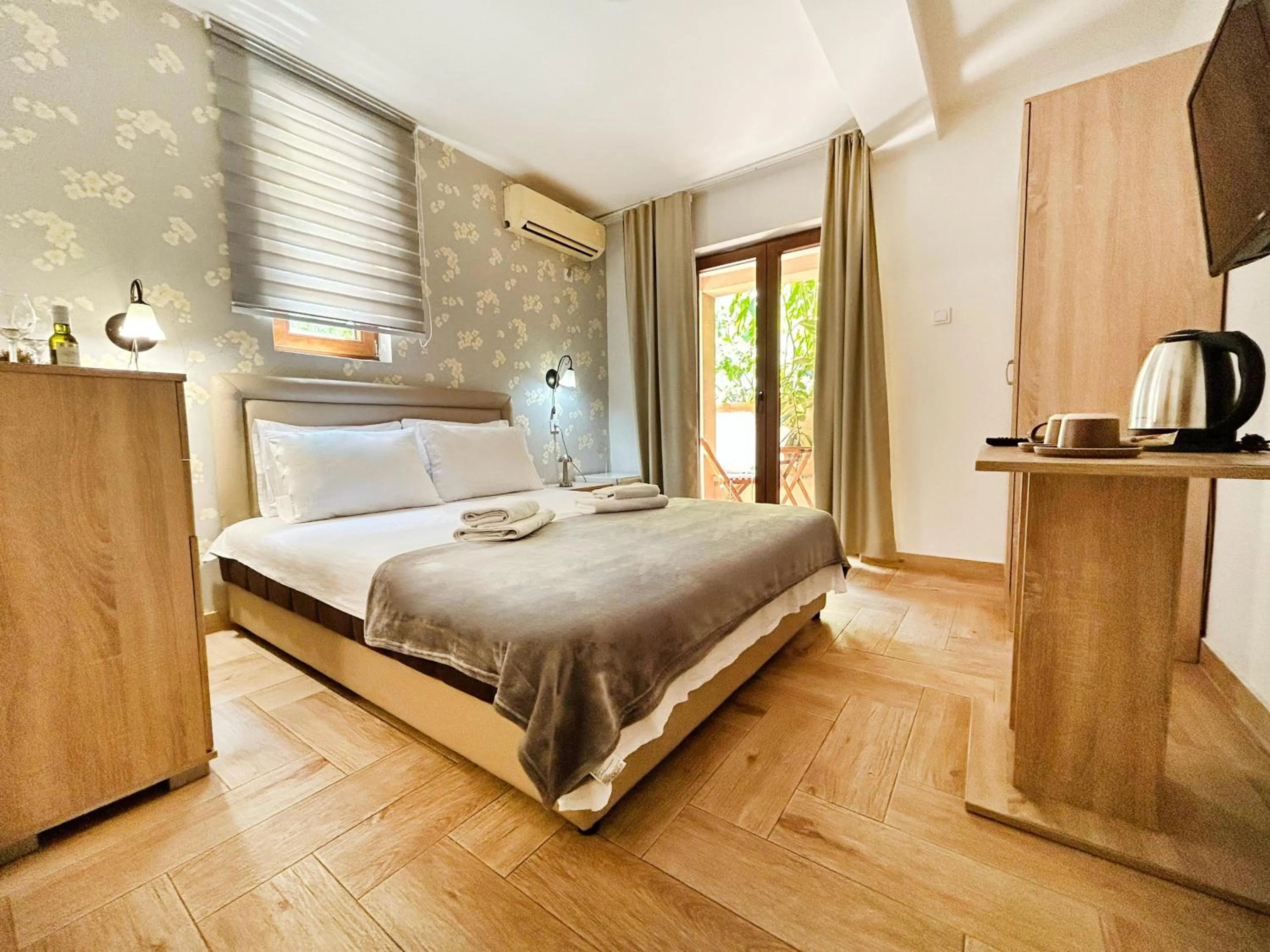 Bed in Central Hotel & Restaurant