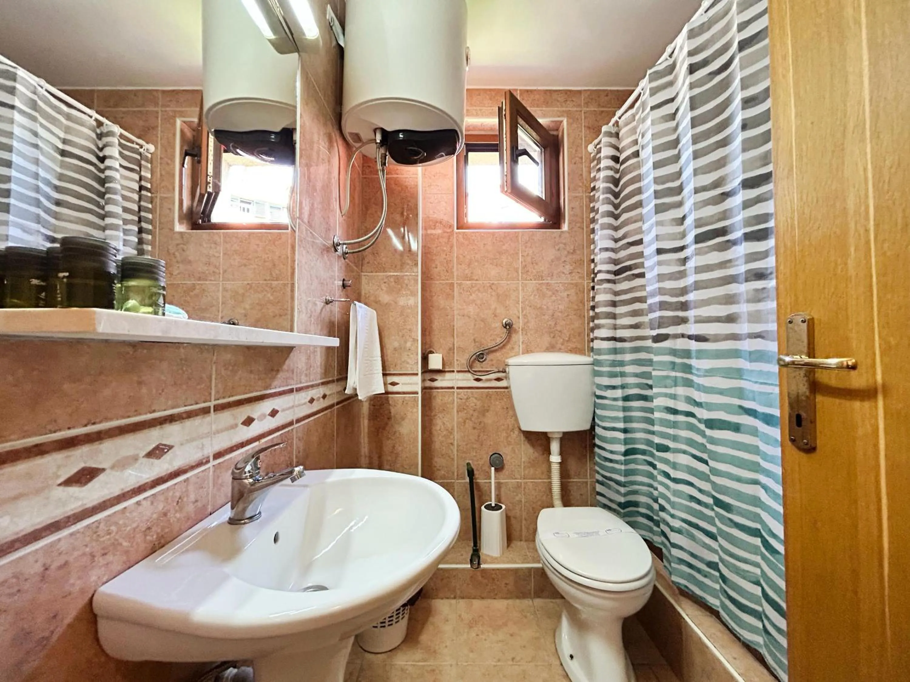 Bathroom in Central Hotel & Restaurant