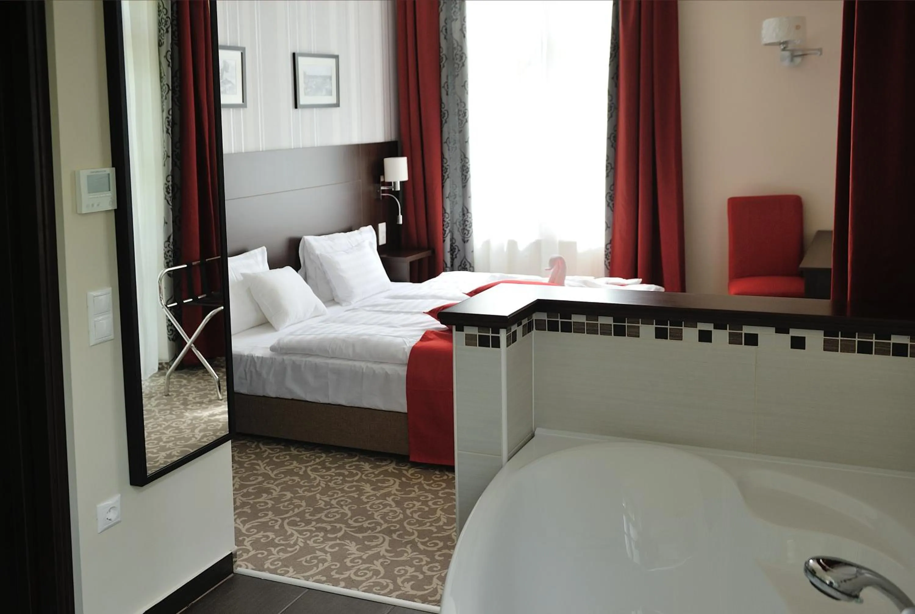 Bed in Corner Hotel & Kávéház