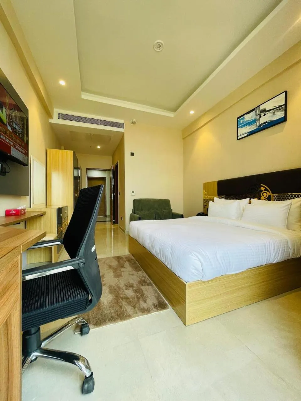 Photo of the whole room, Bed in Celestial Manor