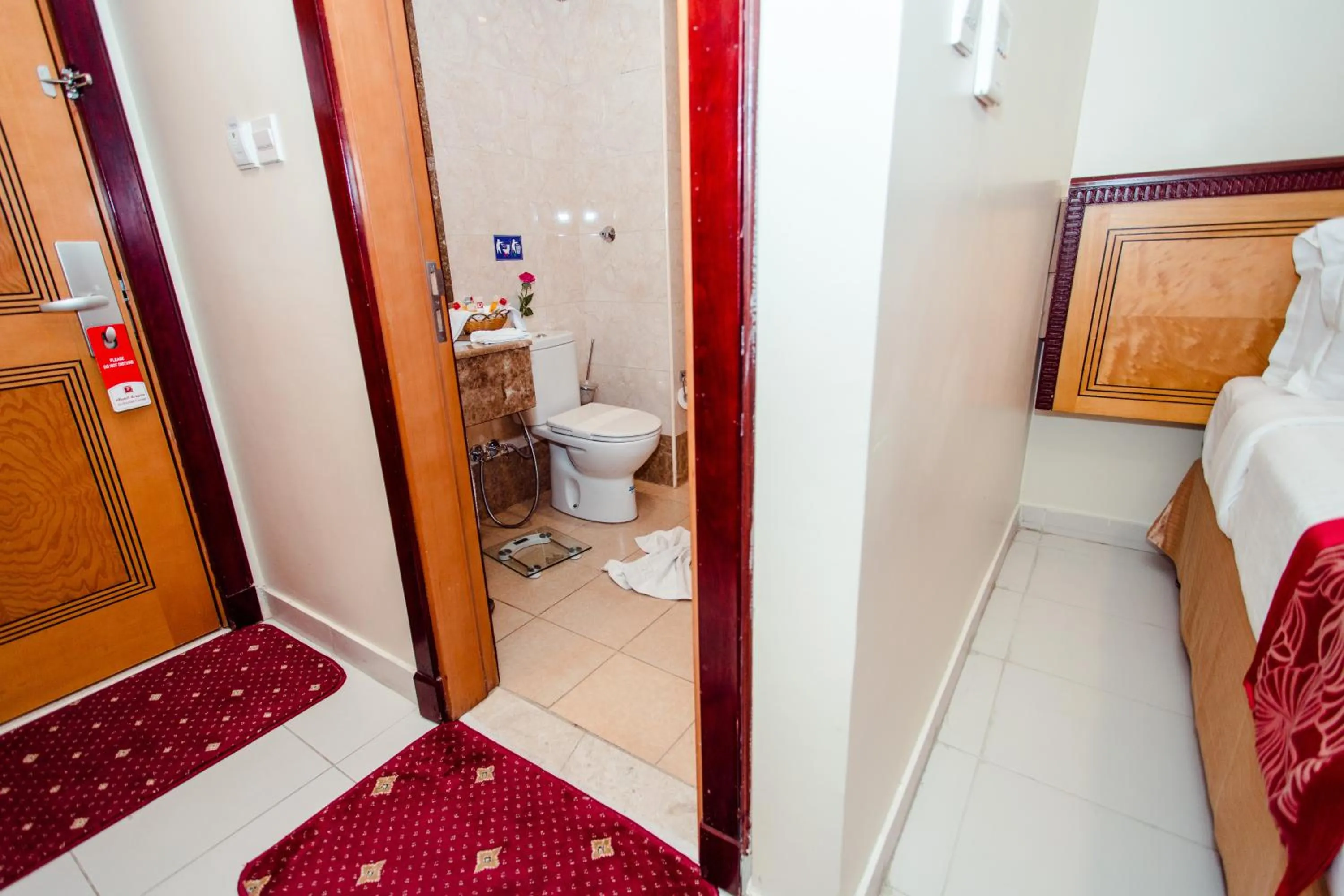 Bathroom, Bed in Sama Al Deafah Hotel