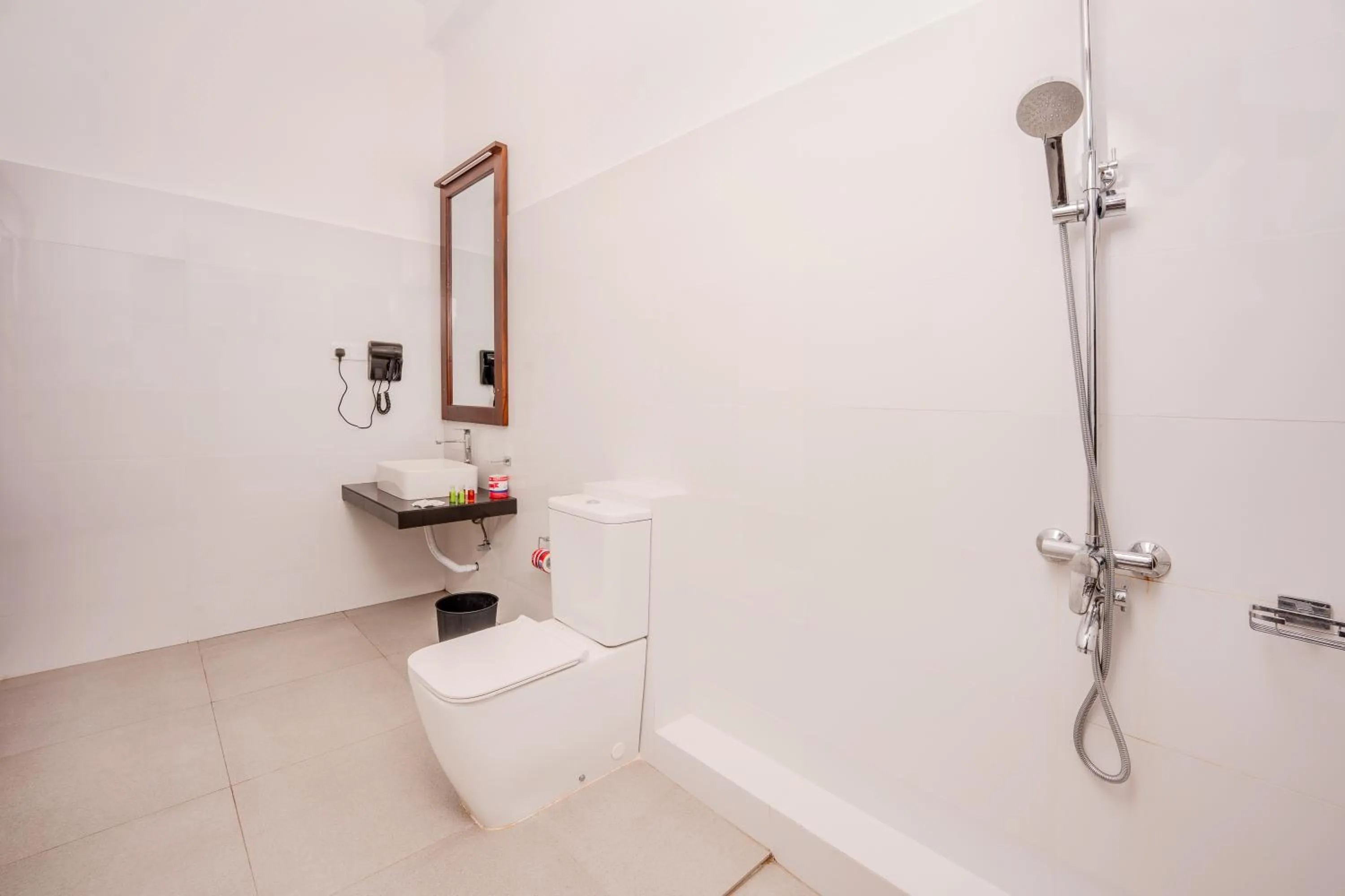 Shower in Villa Red Lobster