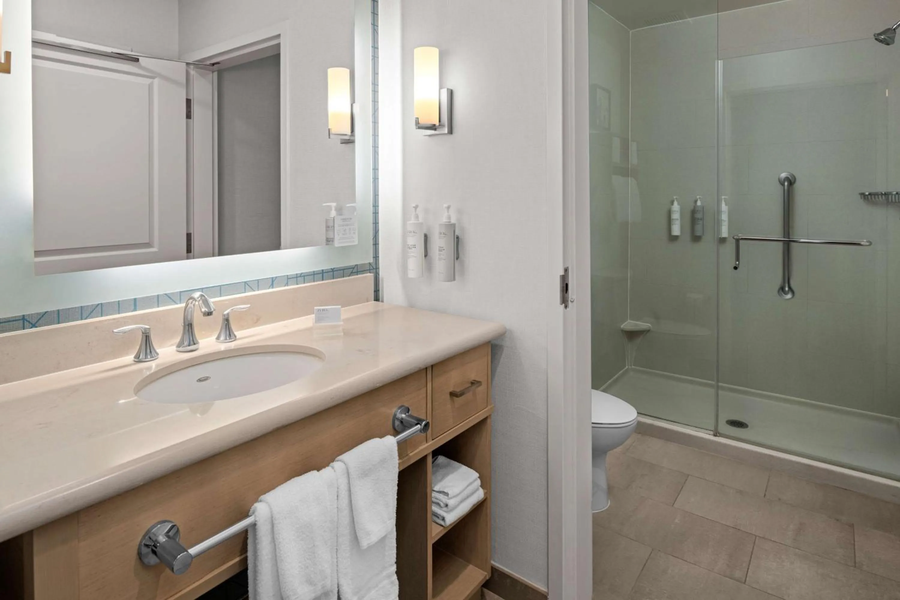 Bathroom in Homewood Suites by Hilton Anaheim Conv Ctr/Disneyland Main