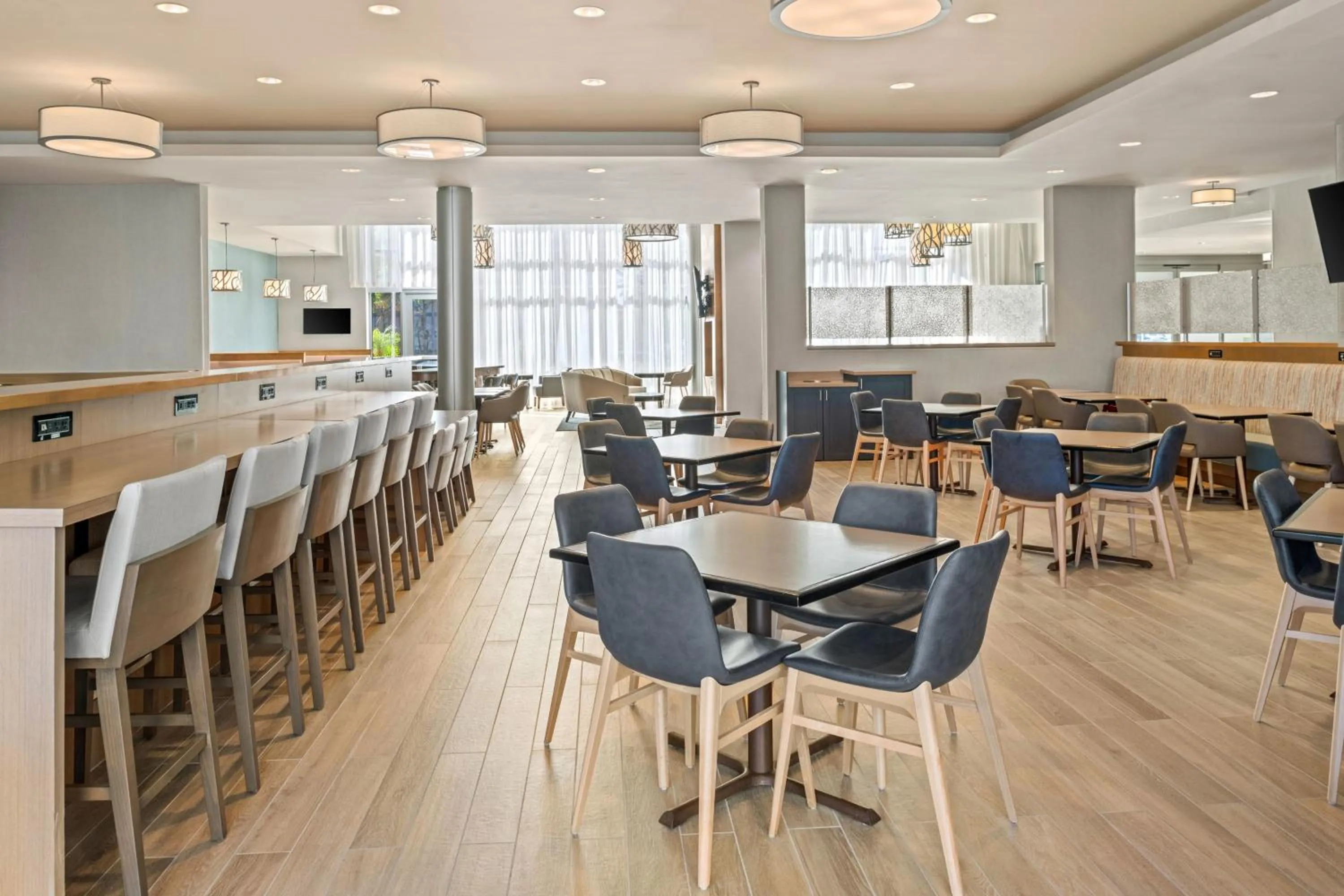 Dining area in Homewood Suites by Hilton Anaheim Conv Ctr/Disneyland Main