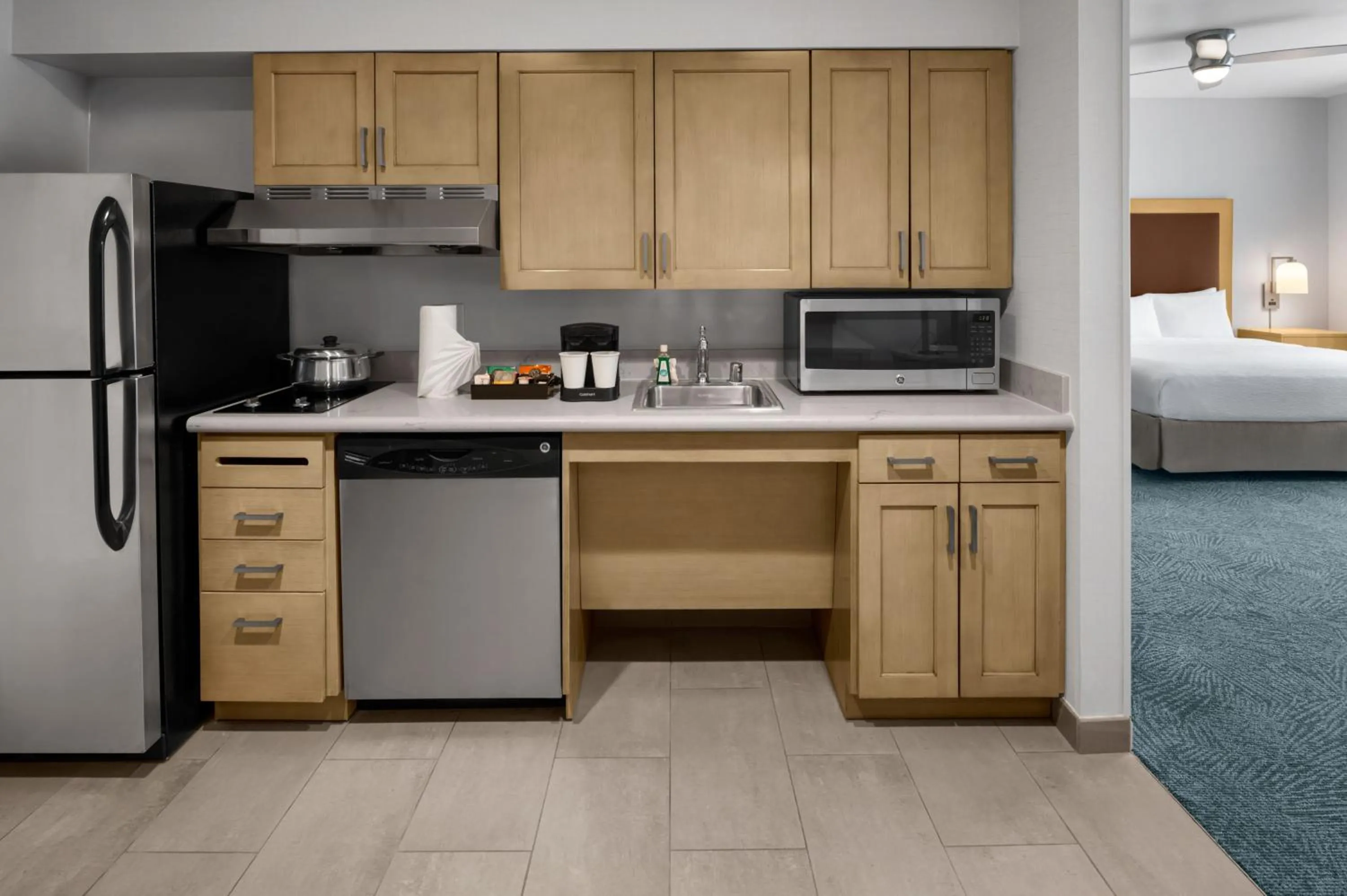 Kitchen or kitchenette, Bed in Homewood Suites by Hilton Anaheim Conv Ctr/Disneyland Main