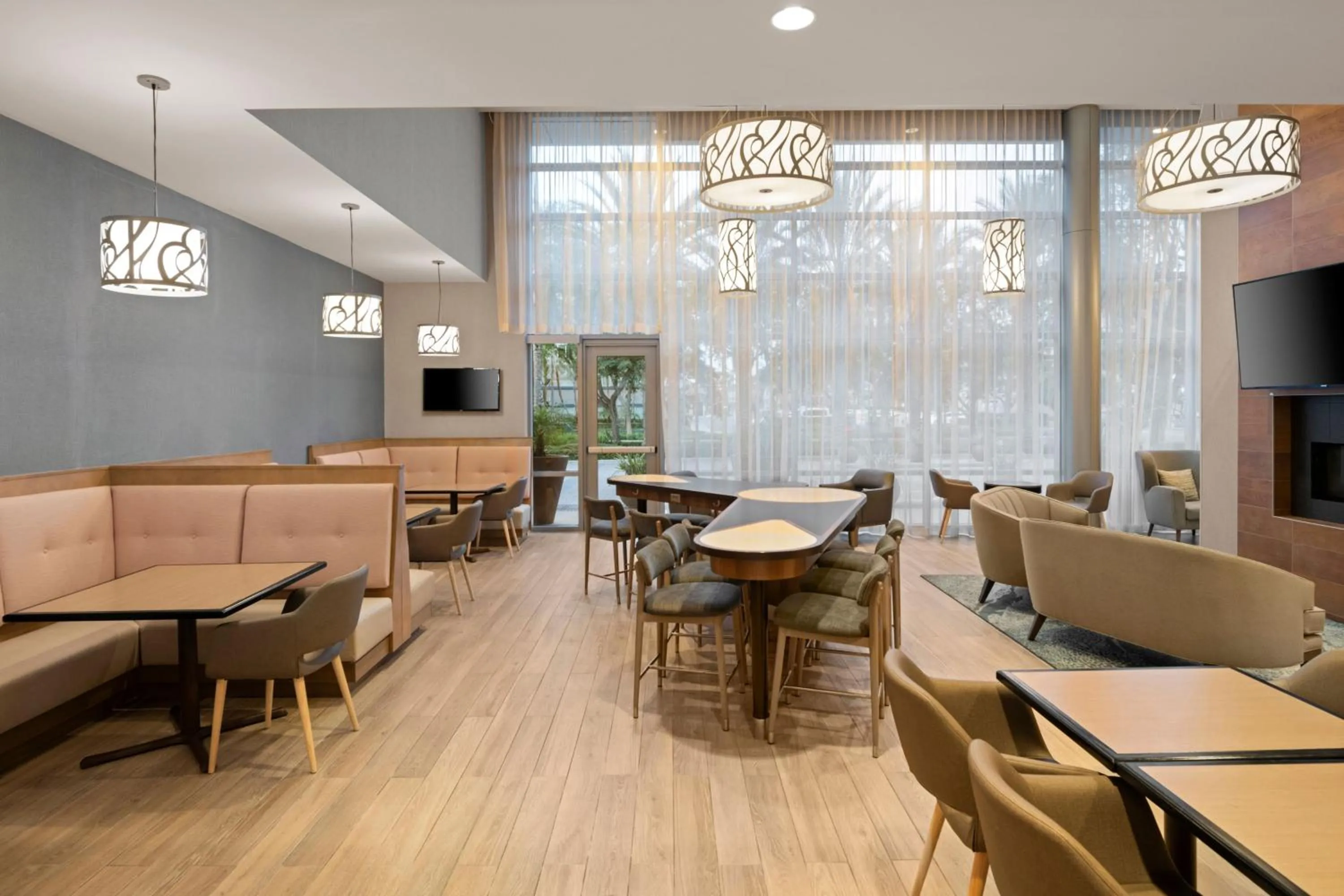 Dining area in Homewood Suites by Hilton Anaheim Conv Ctr/Disneyland Main
