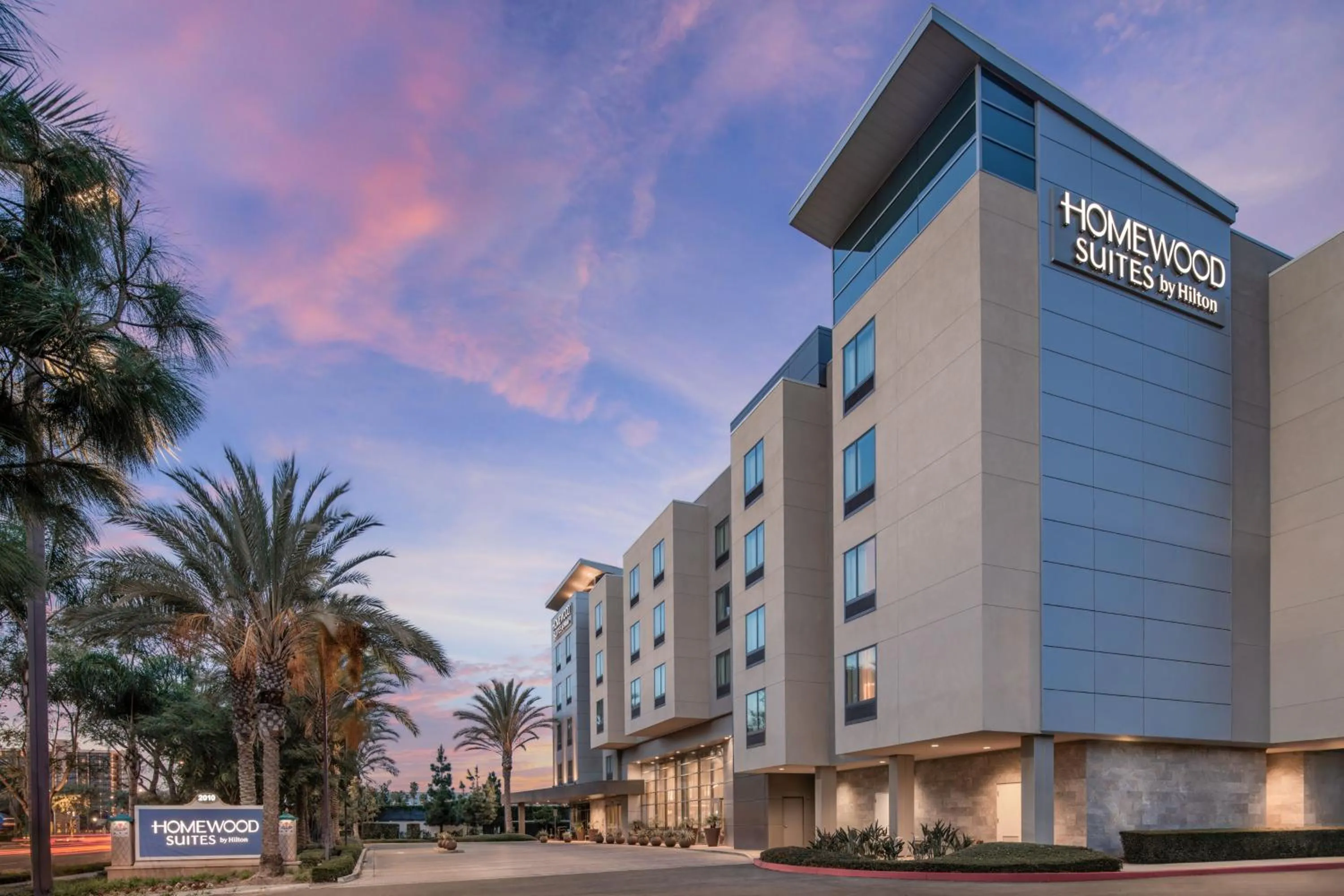Property building in Homewood Suites by Hilton Anaheim Conv Ctr/Disneyland Main