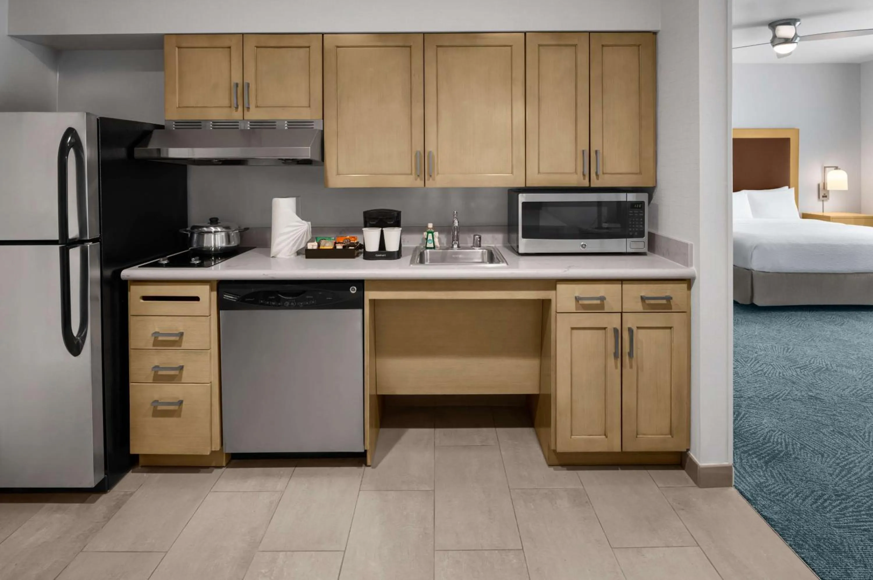 Kitchen or kitchenette, Bed in Homewood Suites by Hilton Anaheim Conv Ctr/Disneyland Main