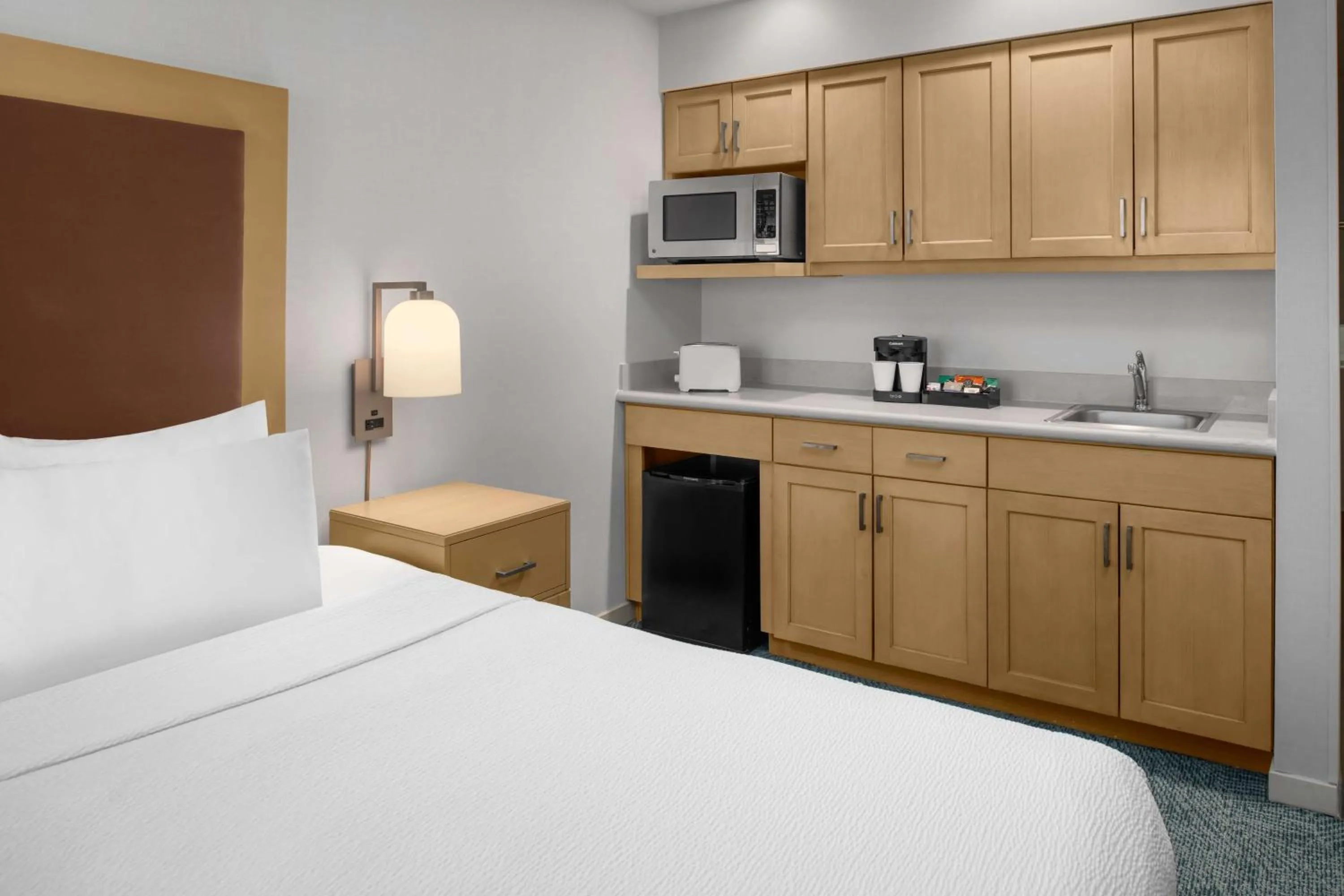 Kitchen or kitchenette, Bed in Homewood Suites by Hilton Anaheim Conv Ctr/Disneyland Main