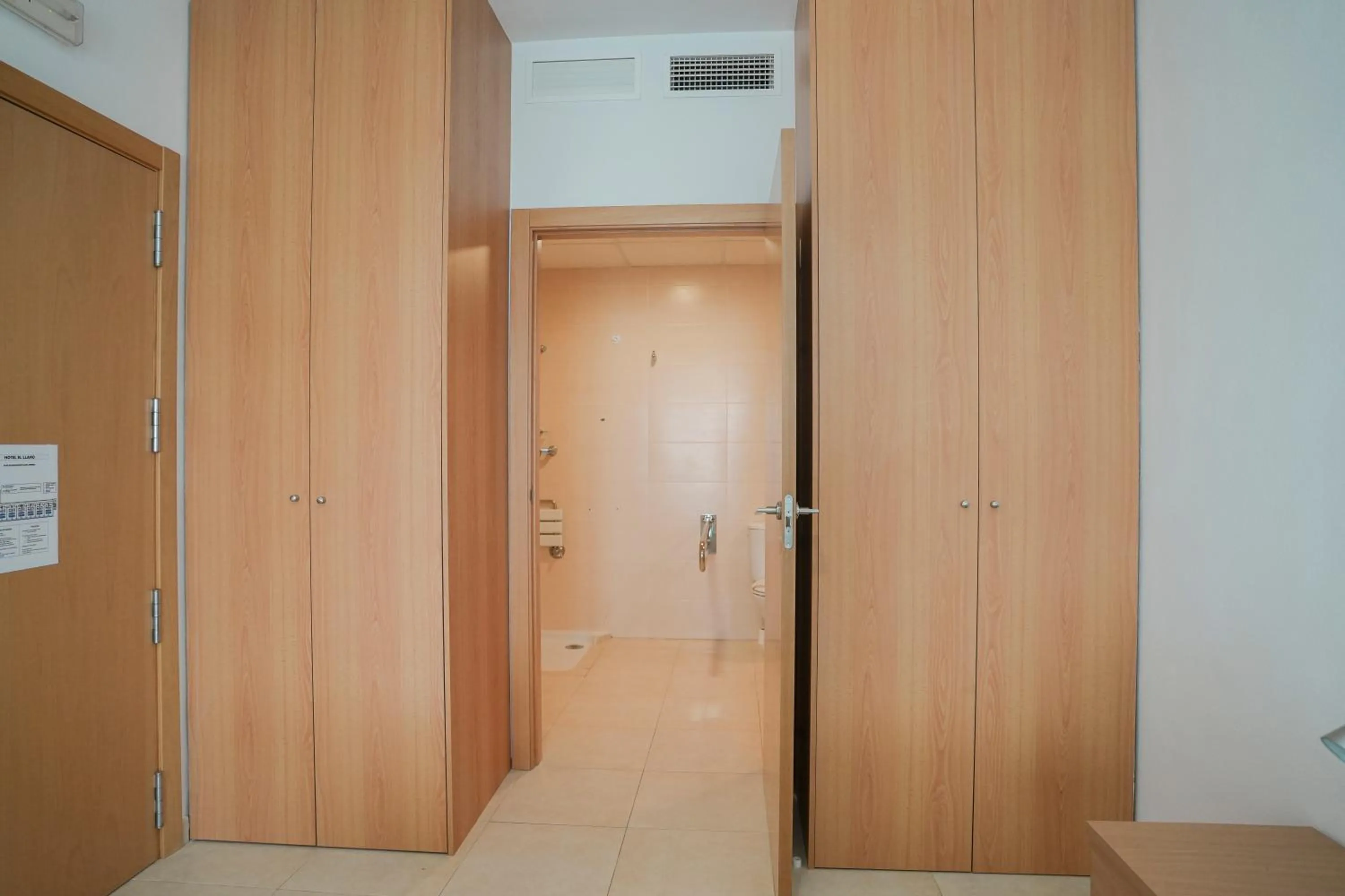 Shower in Hotel Caravaca Resort