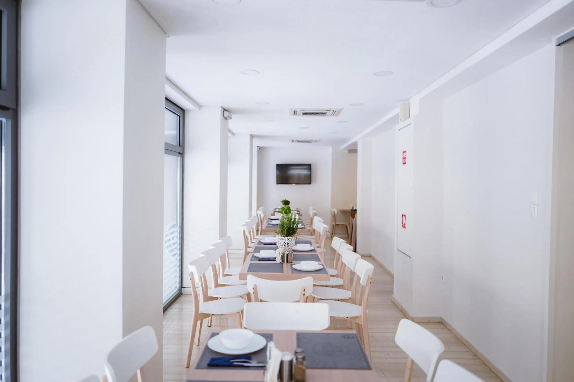 Restaurant/places to eat in Piraeus Port Hotel