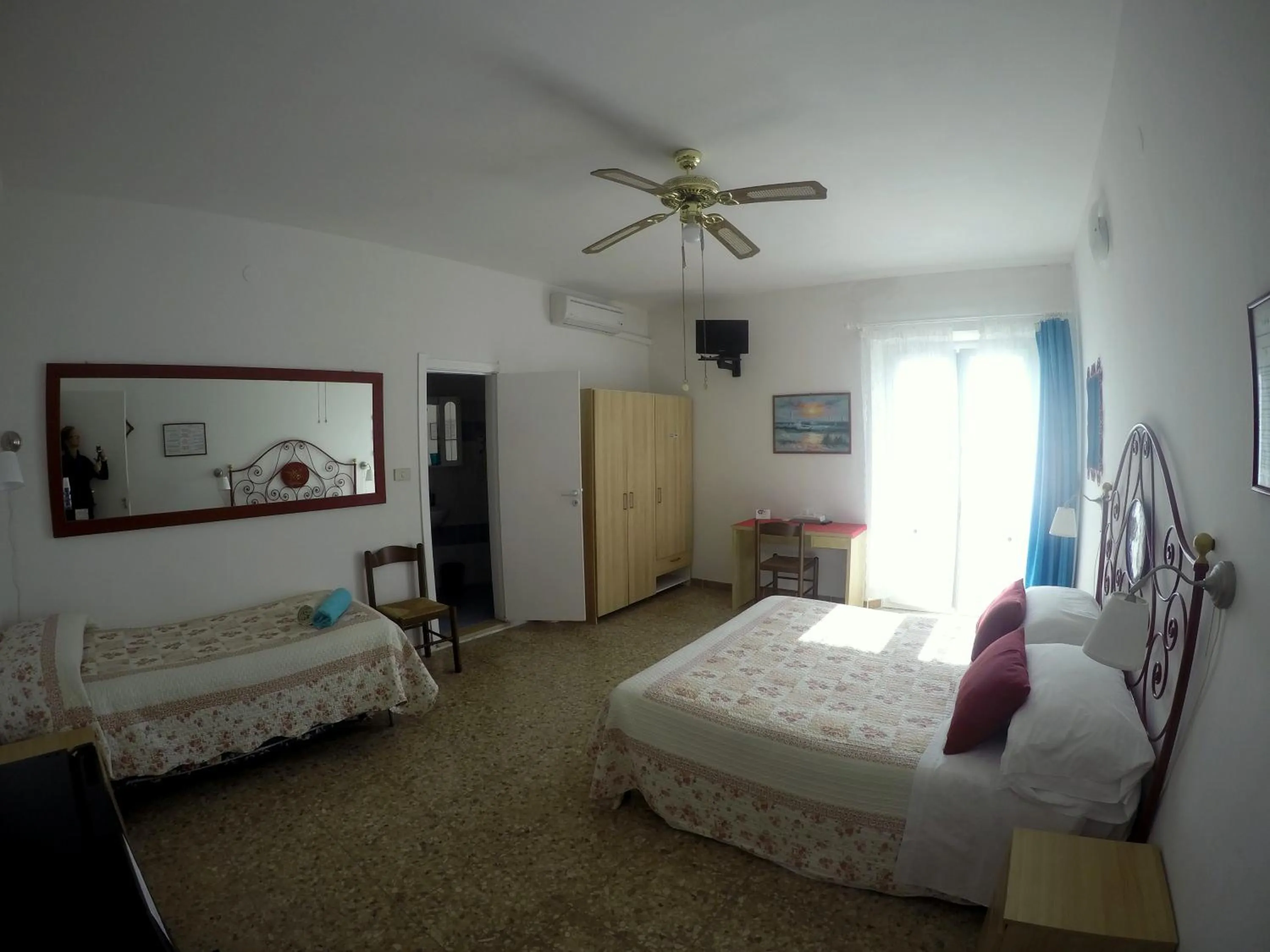 Photo of the whole room, Bed in Sea View Sirolo di Amedeo
