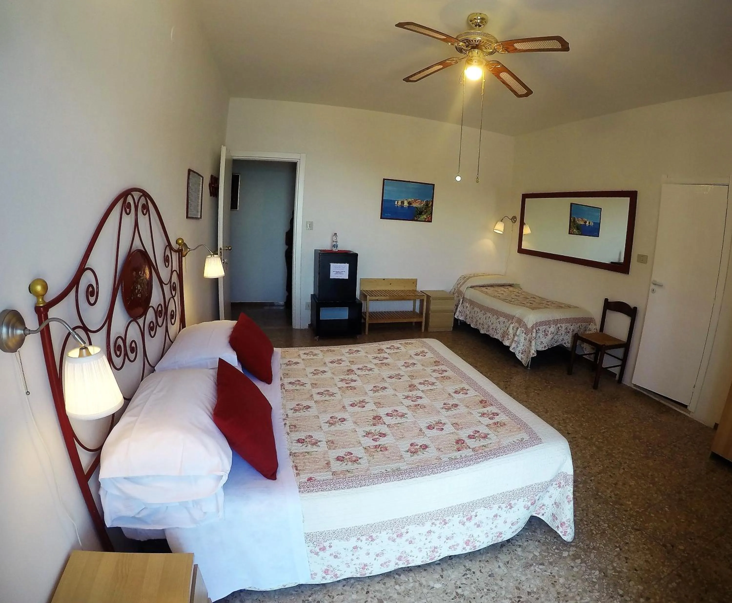 Photo of the whole room, Bed in Sea View Sirolo di Amedeo