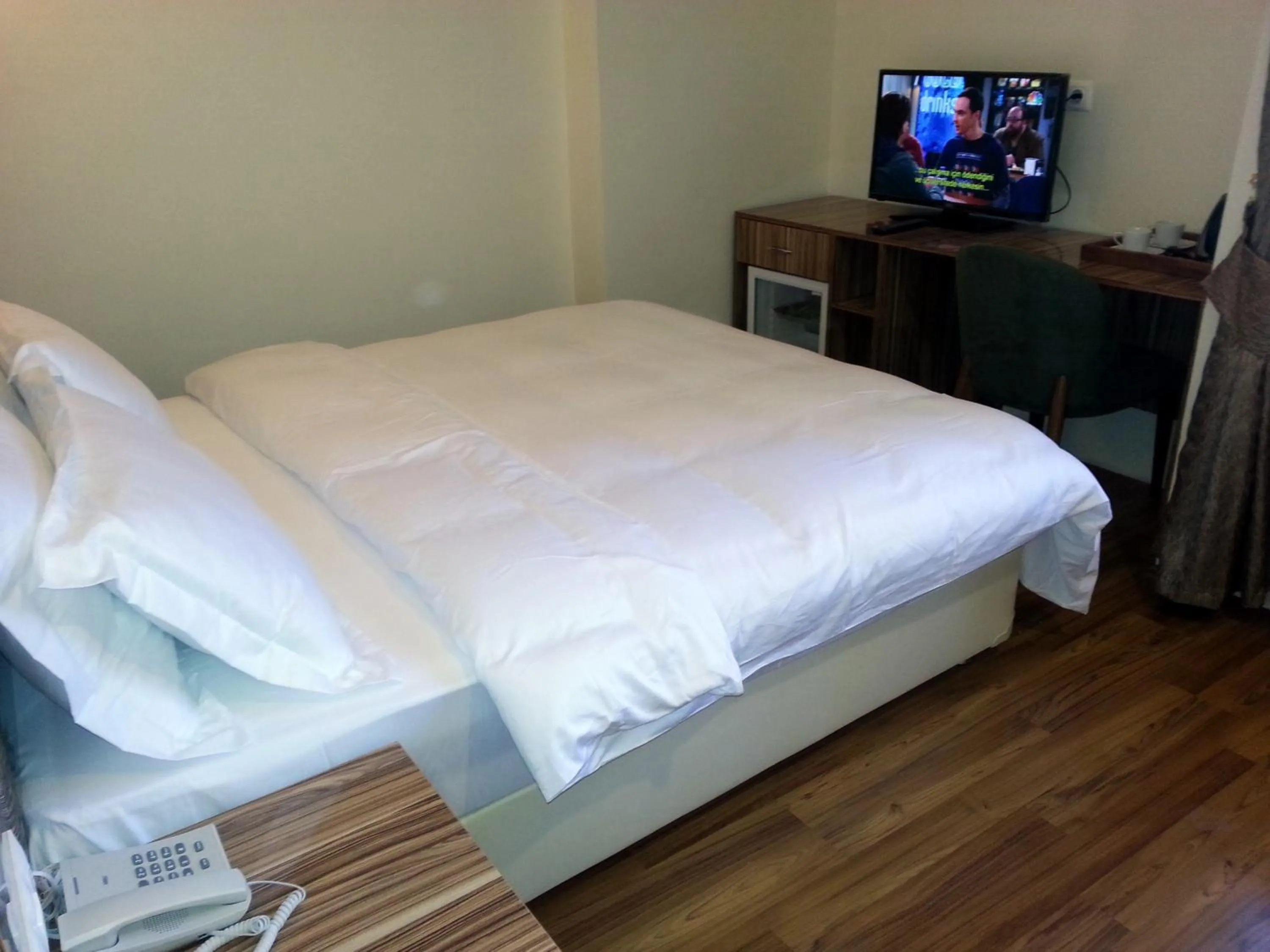 Photo of the whole room, Bed in Tehran Boutique Hotel