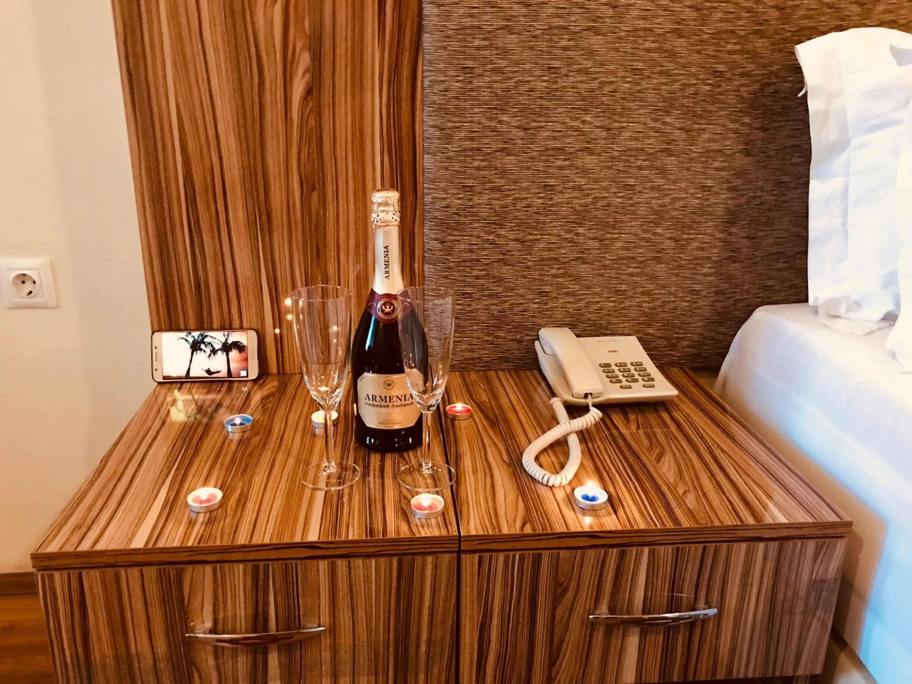 Drinks, Bed in Tehran Boutique Hotel