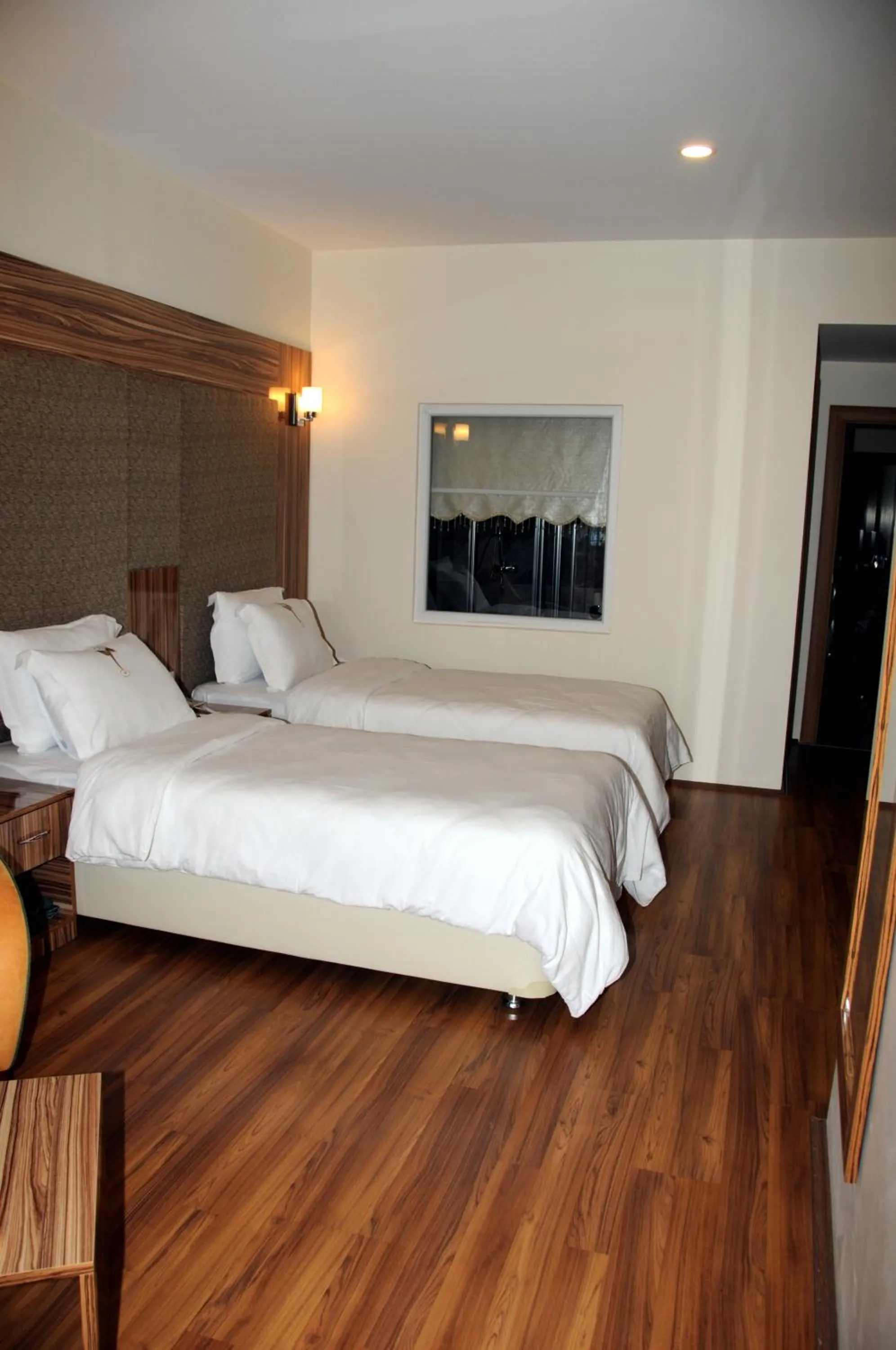 Photo of the whole room, Bed in Tehran Boutique Hotel