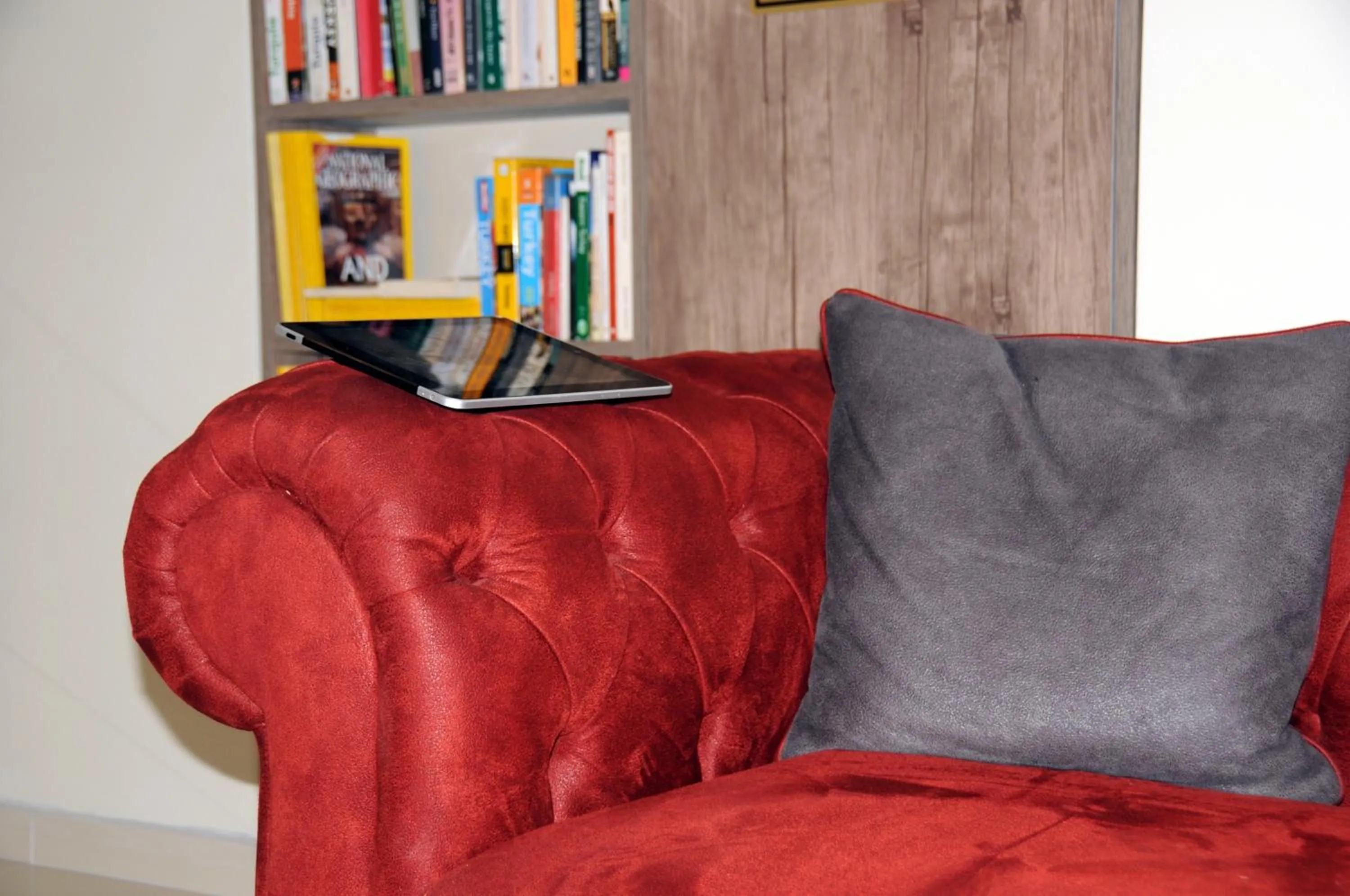 Library in Tehran Boutique Hotel