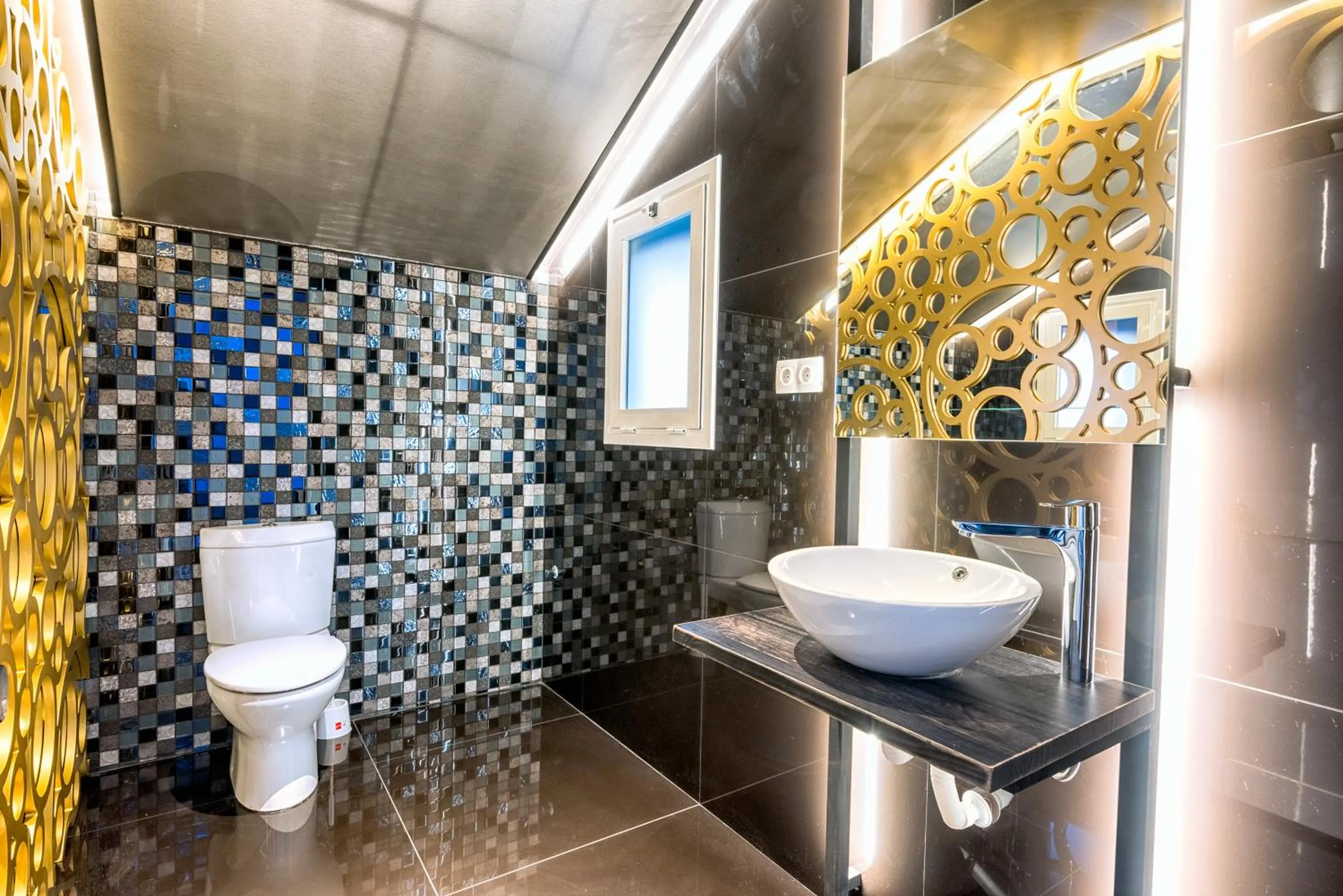 Toilet, Bathroom in Veramar Aparthotel