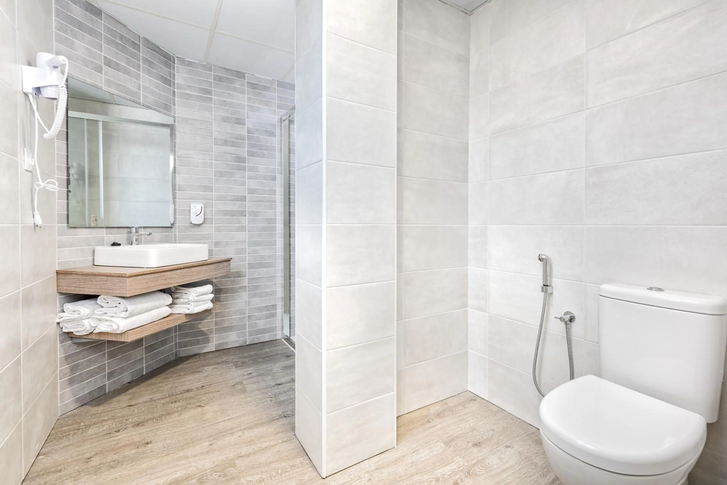 Bathroom in Veramar Aparthotel