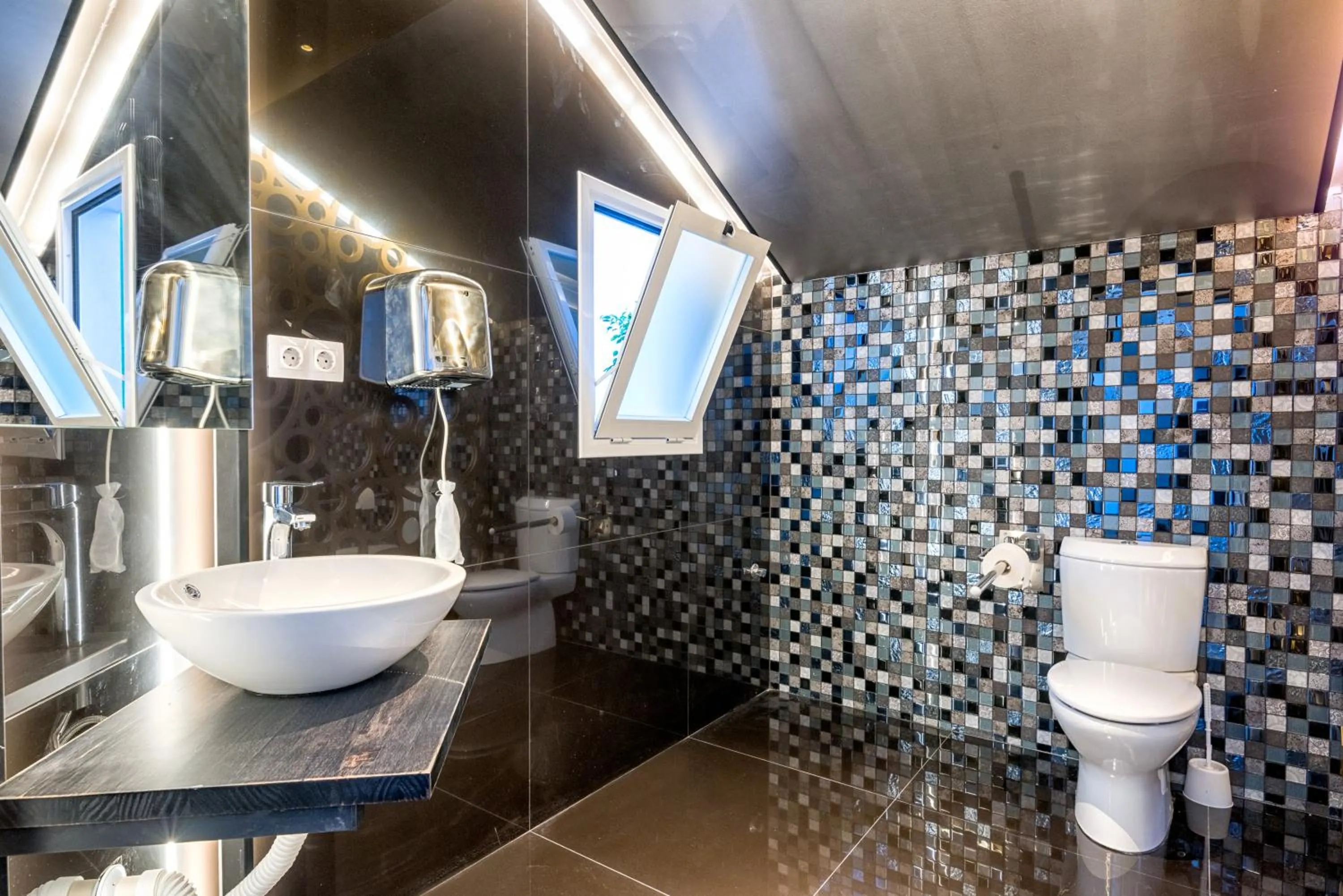 Bathroom in Veramar Aparthotel