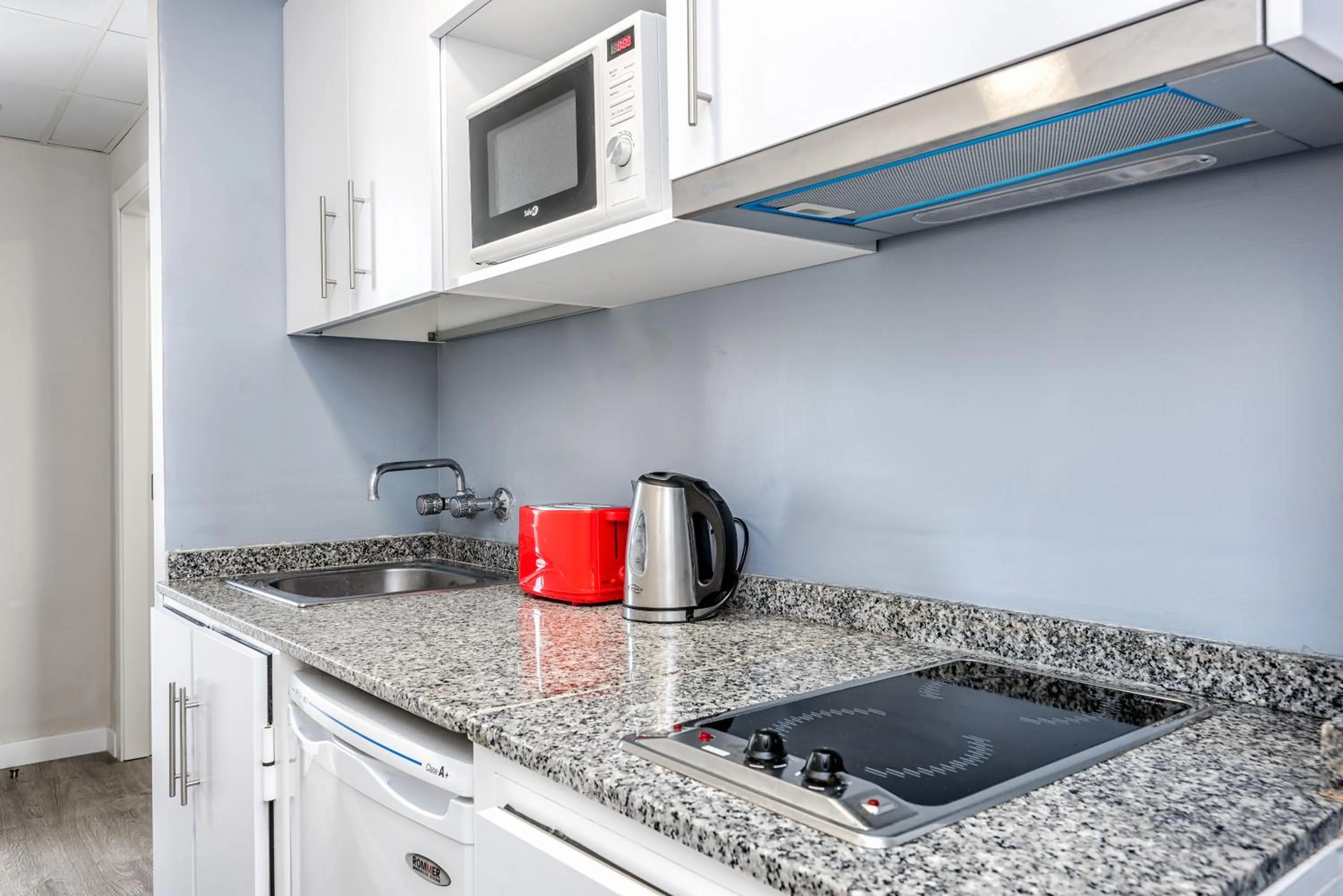 Kitchen or kitchenette, Kitchen/Kitchenette in Veramar Aparthotel