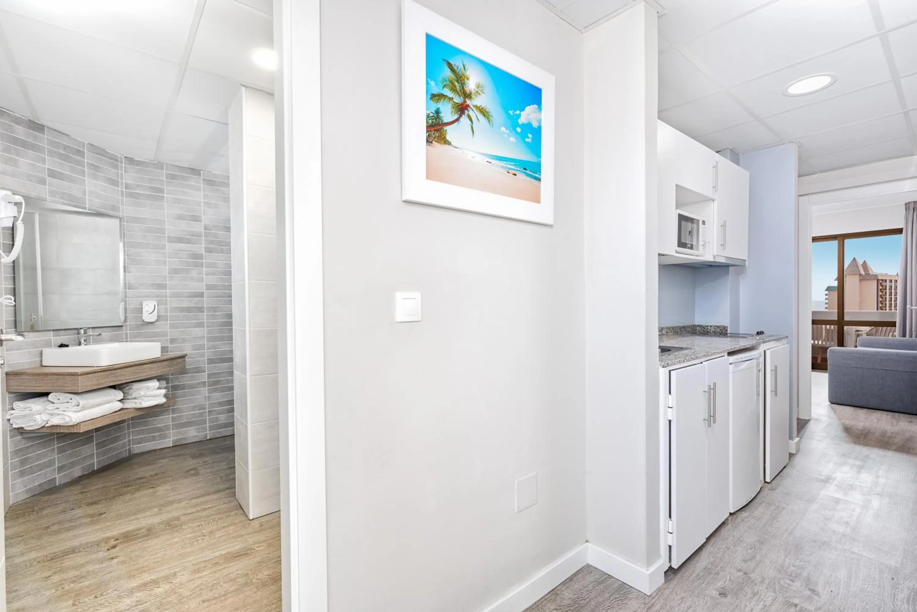 Photo of the whole room, Kitchen/Kitchenette in Veramar Aparthotel