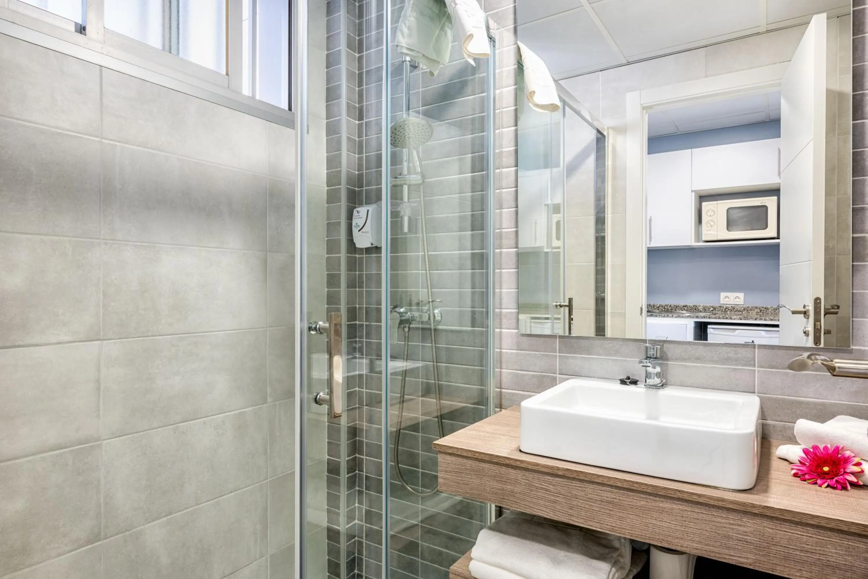 Bathroom in Veramar Aparthotel