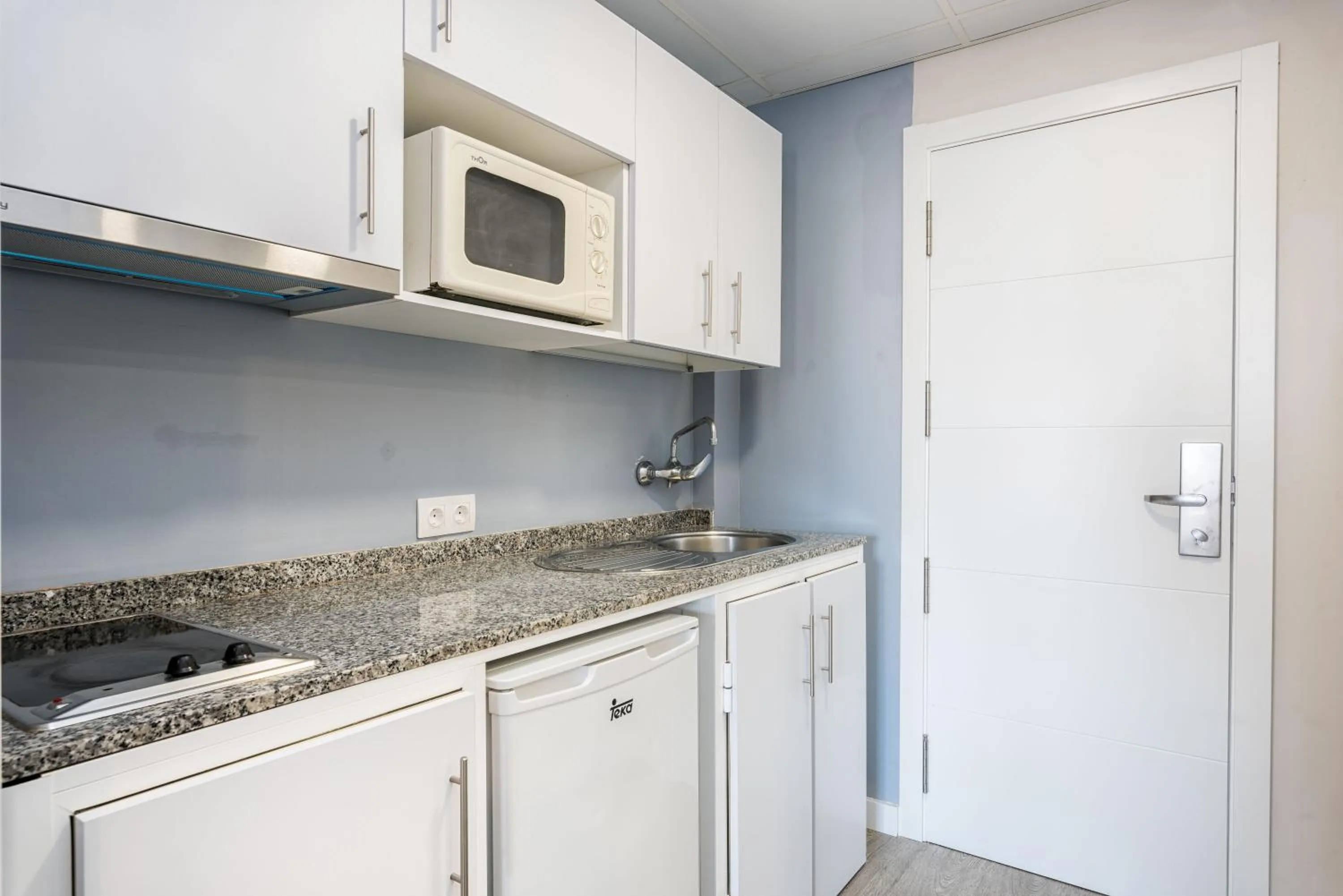 Kitchen or kitchenette, Kitchen/Kitchenette in Veramar Aparthotel