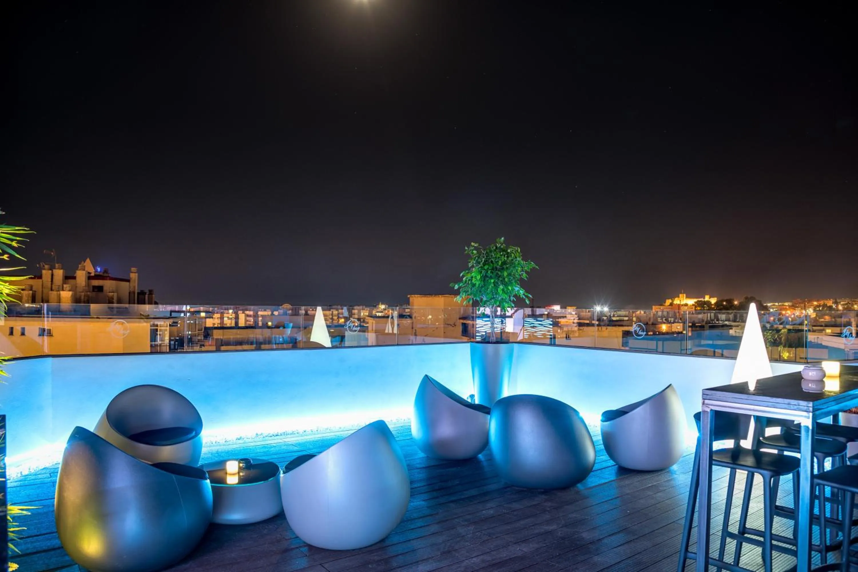 Night, Swimming Pool in Veramar Aparthotel