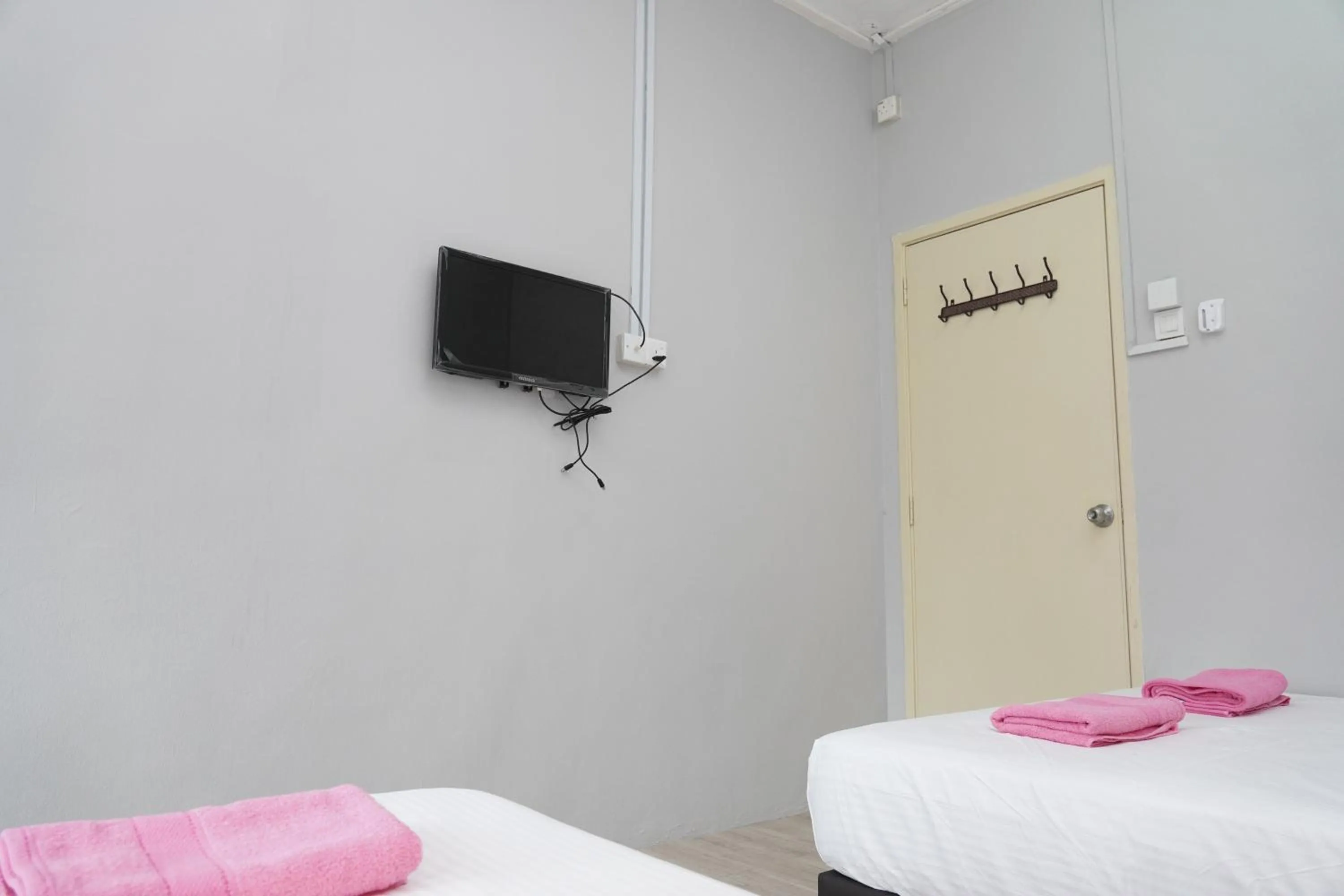 TV and multimedia, Bed in Ir Inn Hotel