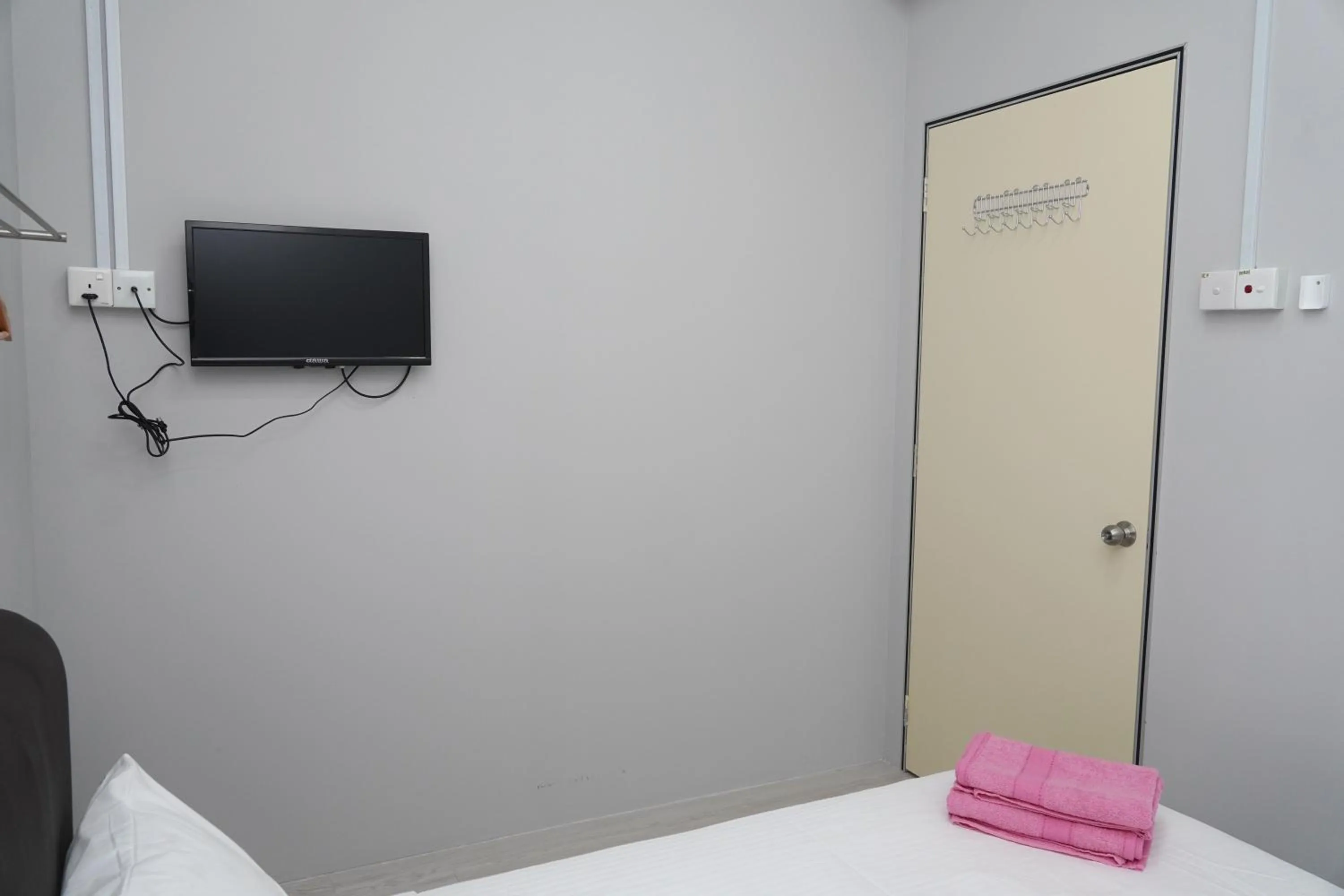 TV and multimedia, Bed in Ir Inn Hotel