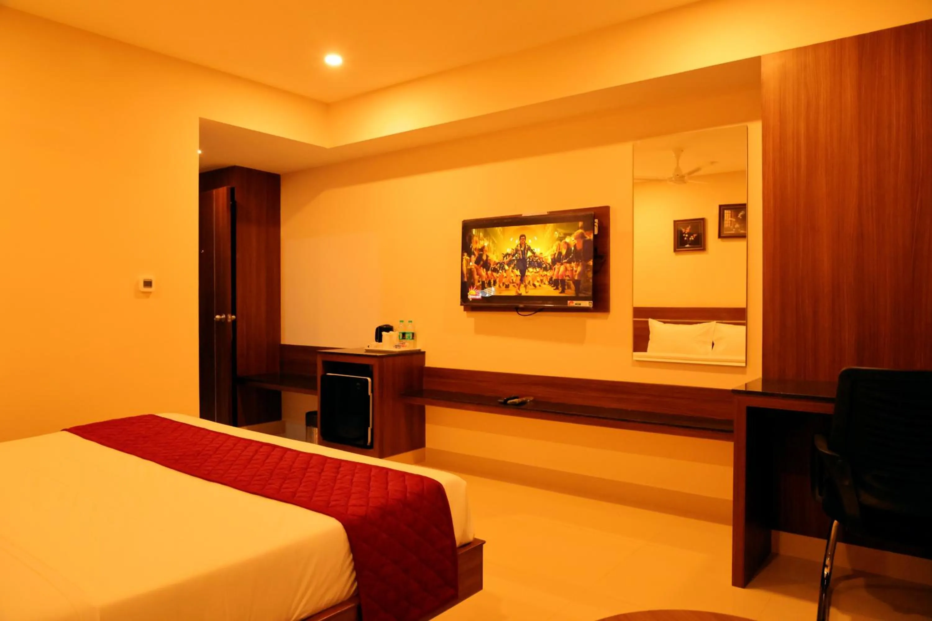 Photo of the whole room, Bed in Hotel Le Palace