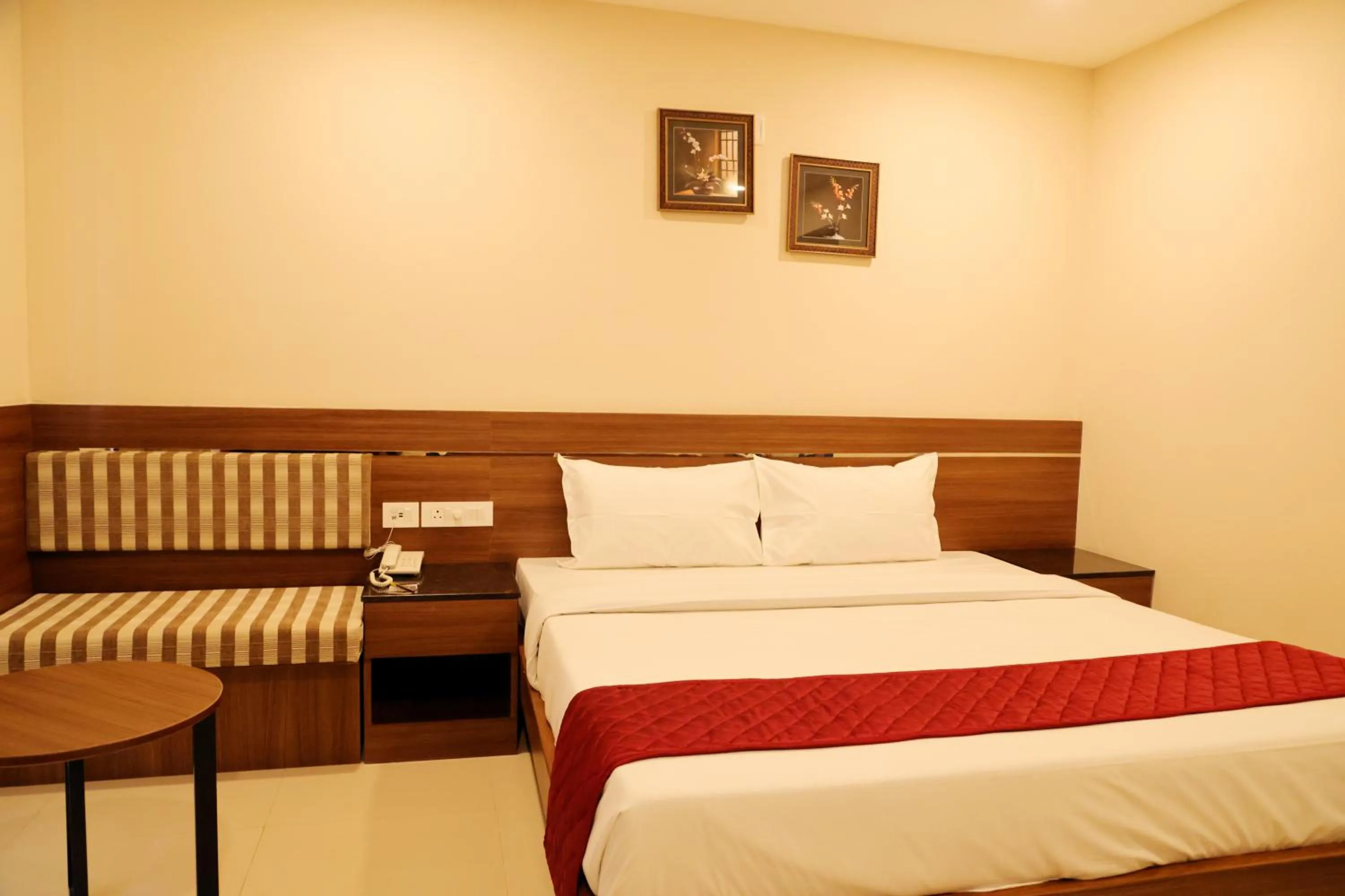 Photo of the whole room, Bed in Hotel Le Palace