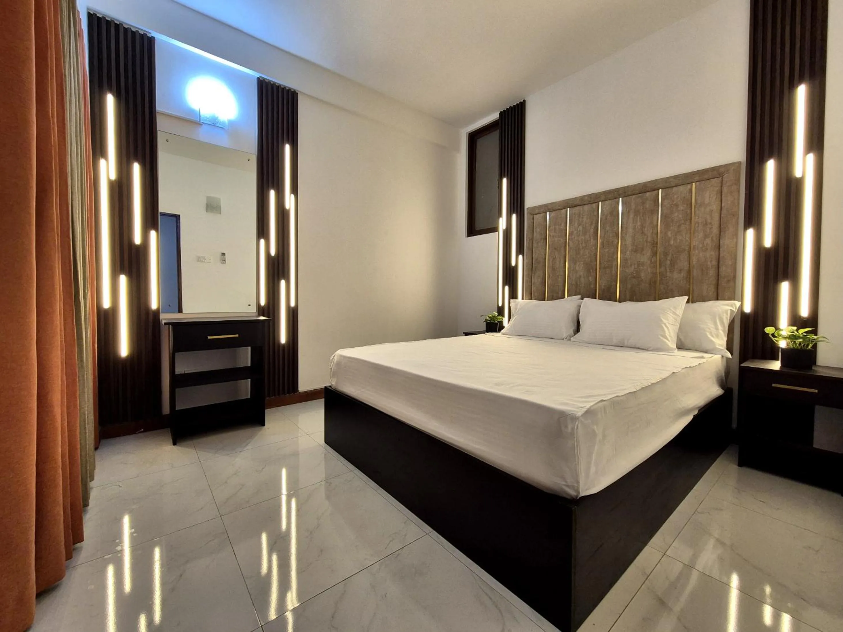 Bedroom, Bed in Shiloh Apartments