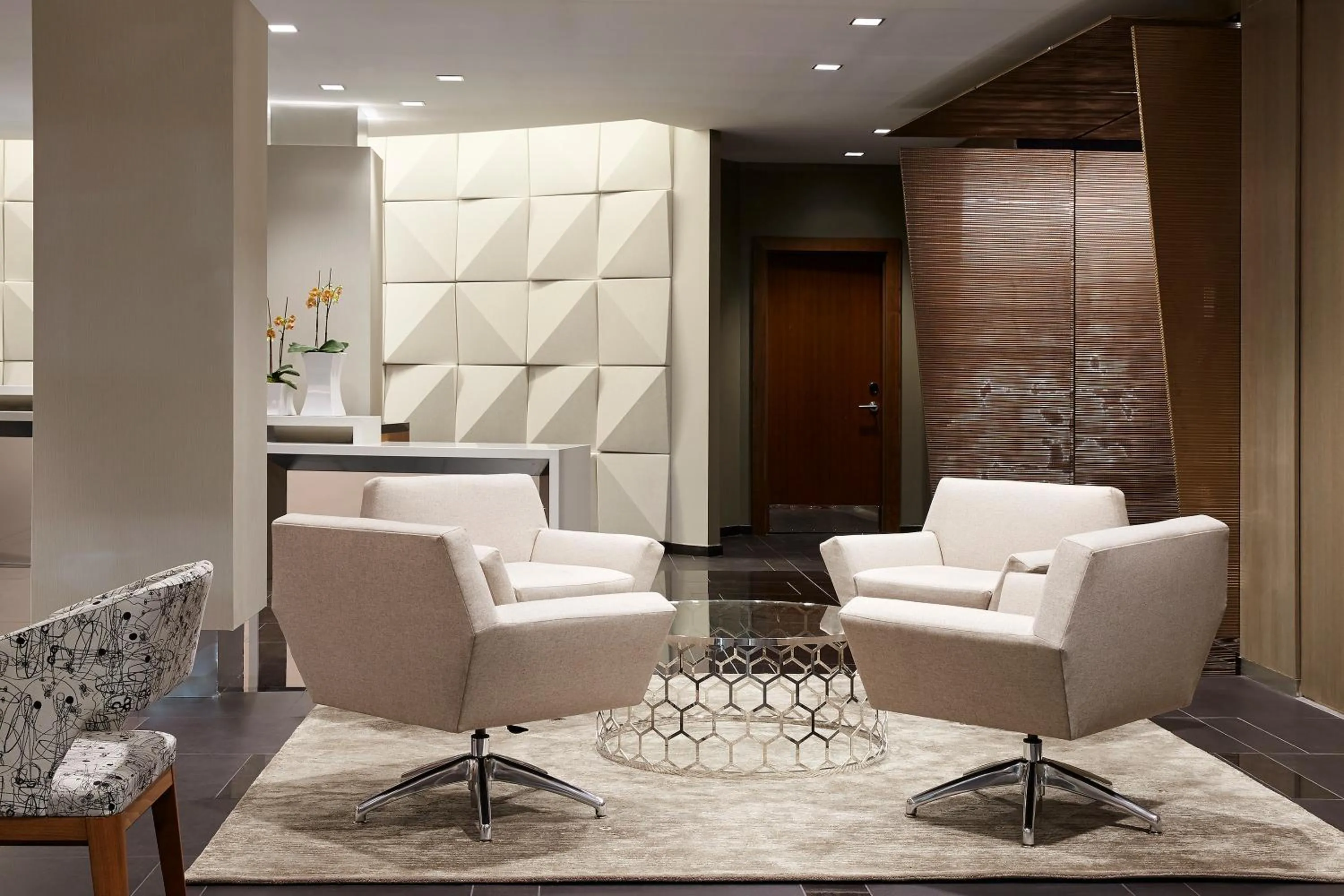 Lounge or bar in The Godfrey Hotel Boston