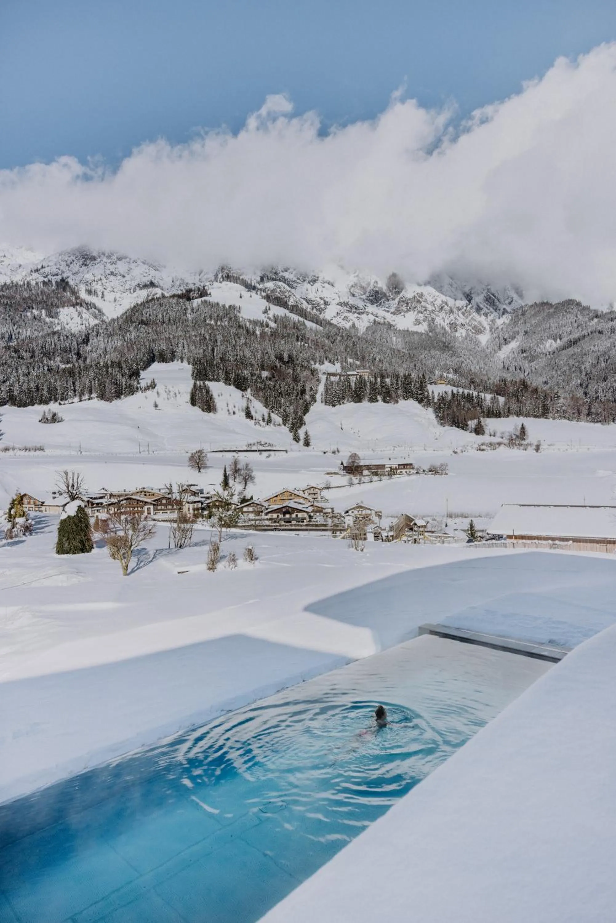 Swimming pool in Naturresort PURADIES