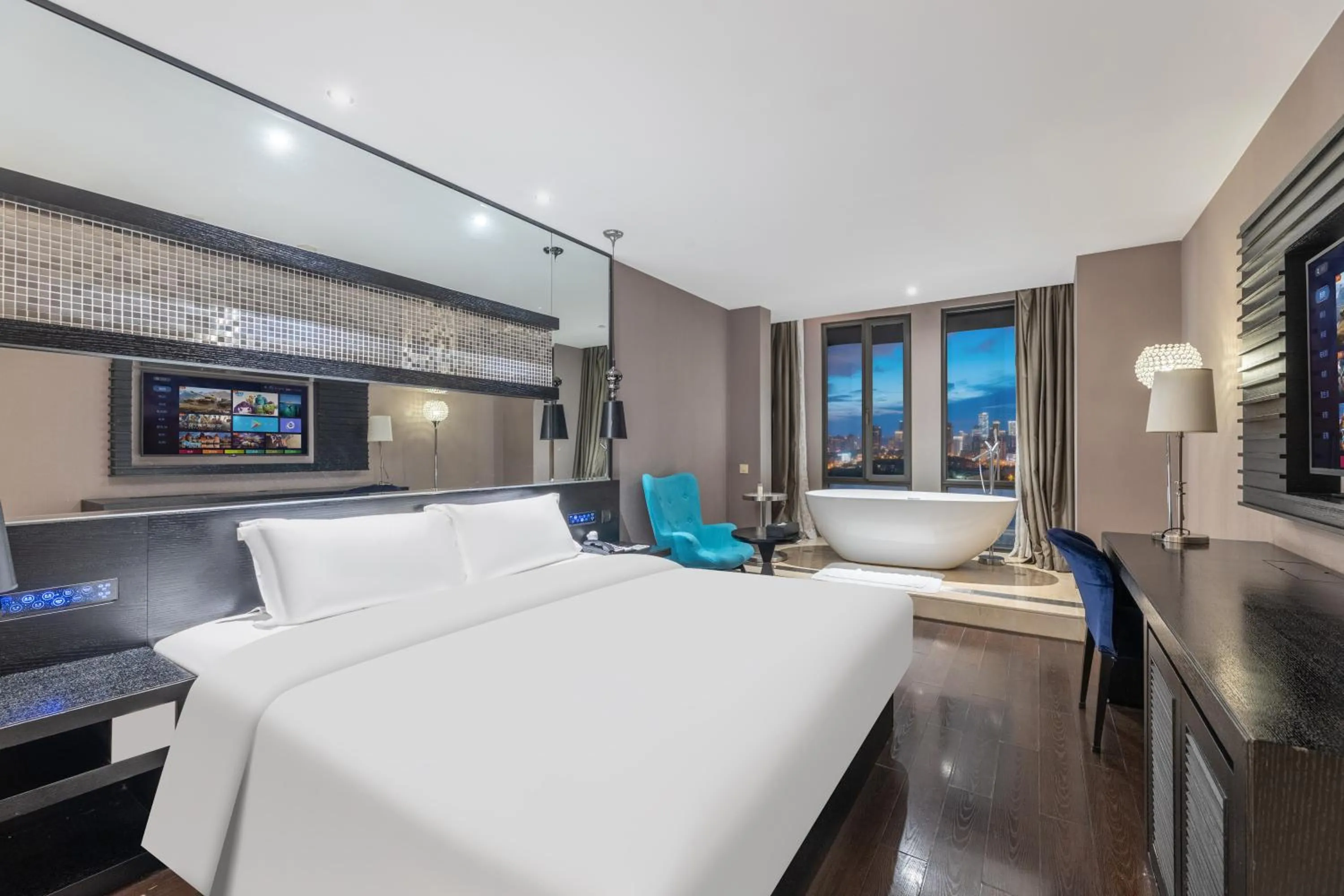 Bed in Guangzhou Baiyun Airport Orange Crystal Hotel