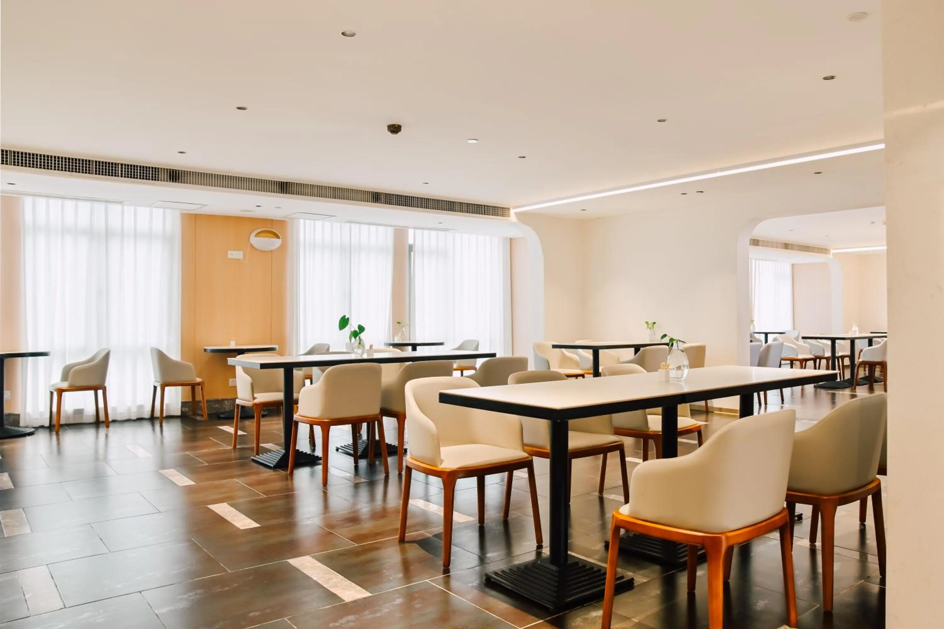 Restaurant/places to eat in Guangzhou Baiyun Airport Orange Crystal Hotel