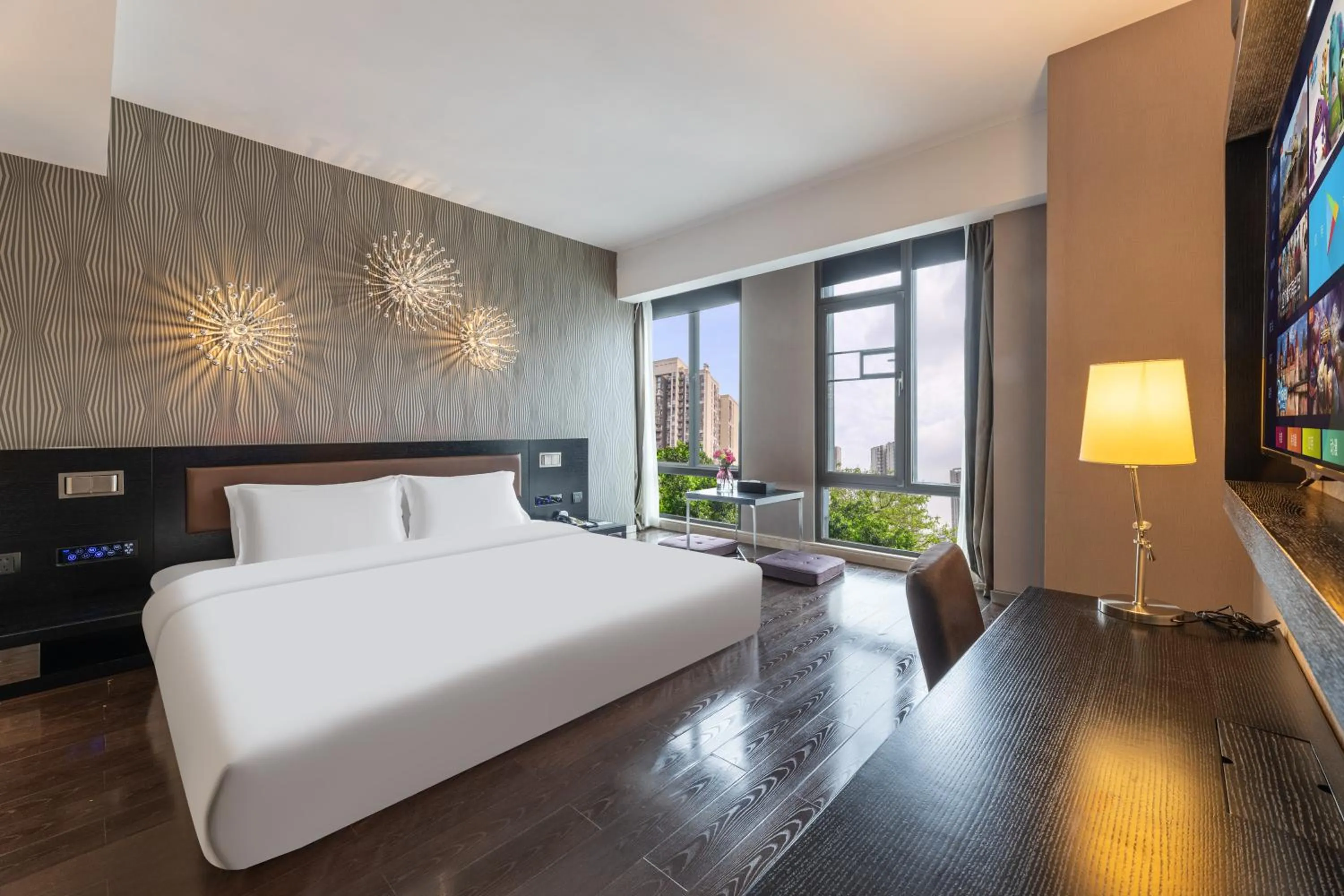 Bed in Guangzhou Baiyun Airport Orange Crystal Hotel