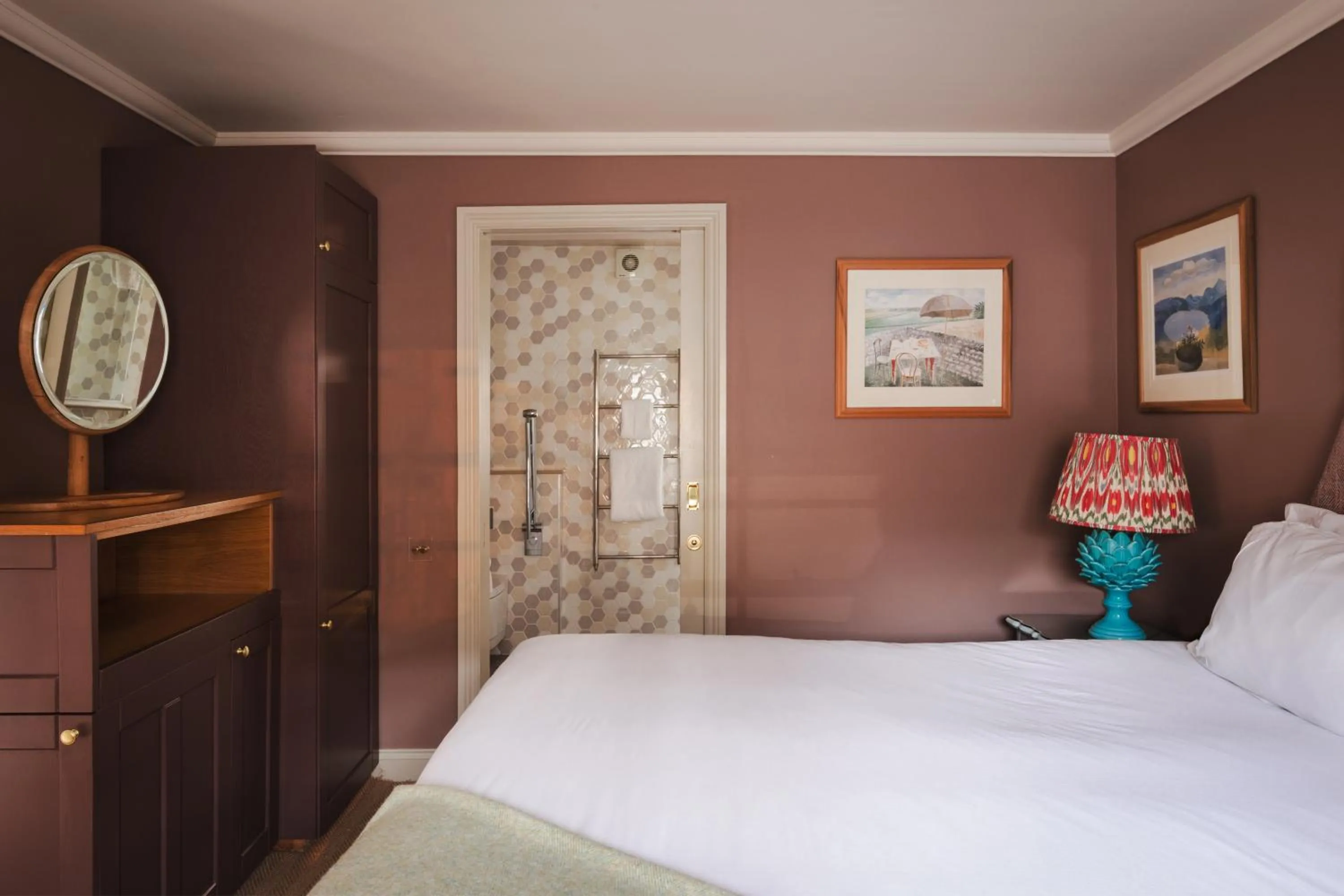 Bedroom, Bed in Devonshire Arms at Beeley - Chatsworth