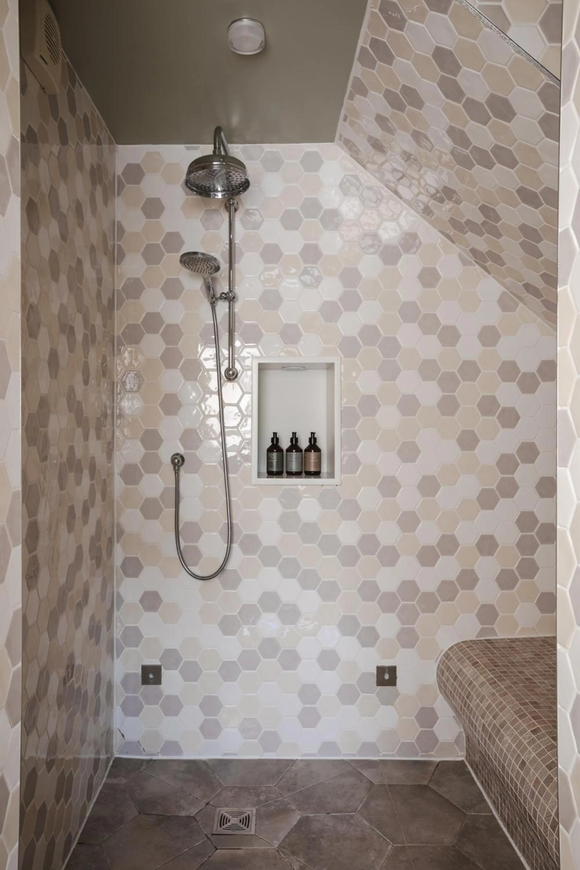 Bathroom in Devonshire Arms at Beeley - Chatsworth