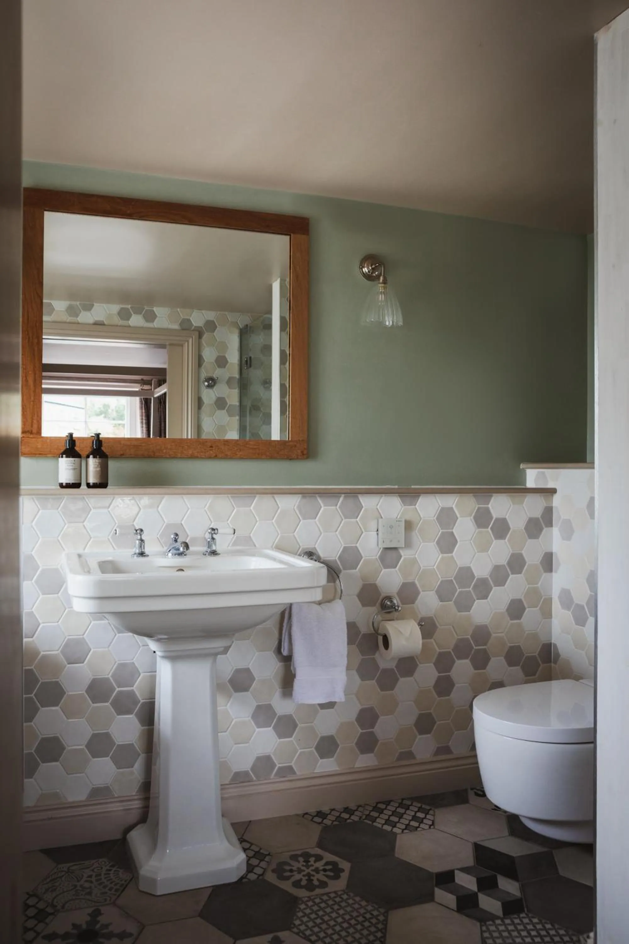 Bathroom in Devonshire Arms at Beeley - Chatsworth
