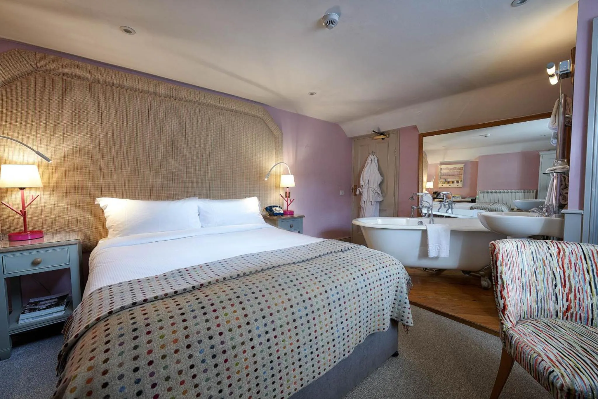 Bedroom, Bed in Devonshire Arms at Beeley - Chatsworth