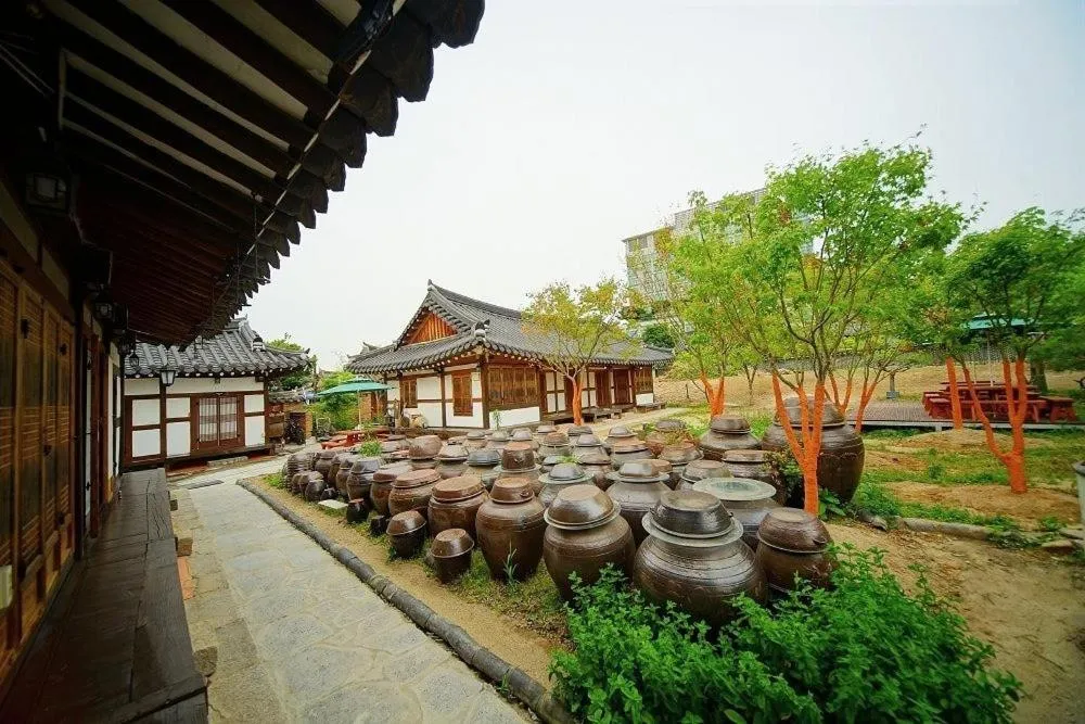 Jeonju Hanok Maeul Dongrakwon Hanok Hotel