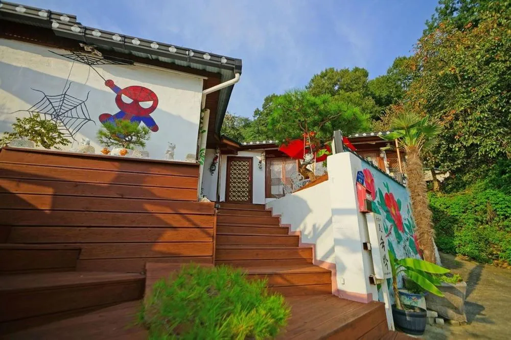 Jeonjuhanogmaeul Geha GongganyiMei mi