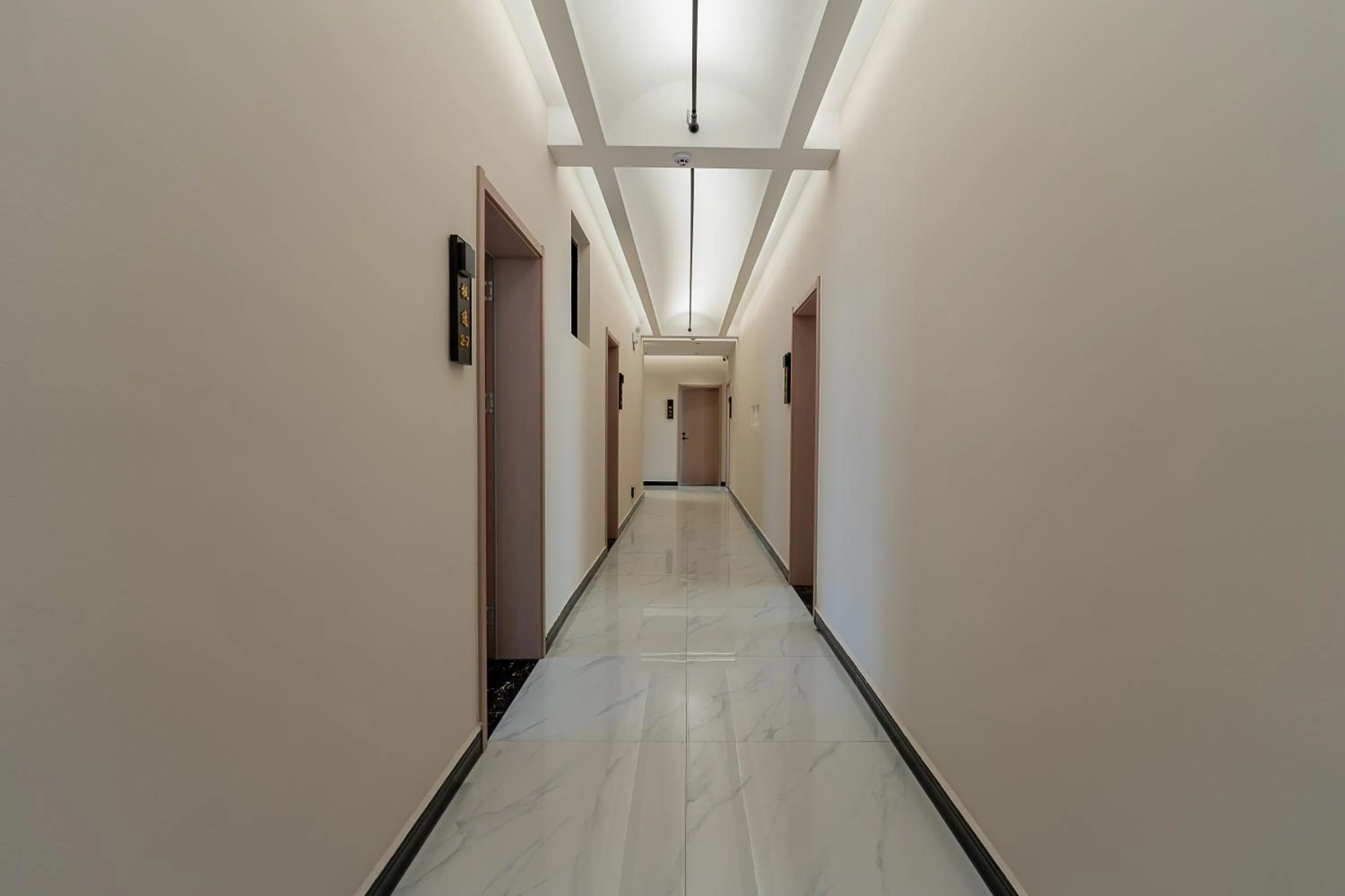 Decorative detail in Wuyi Whispering Maple